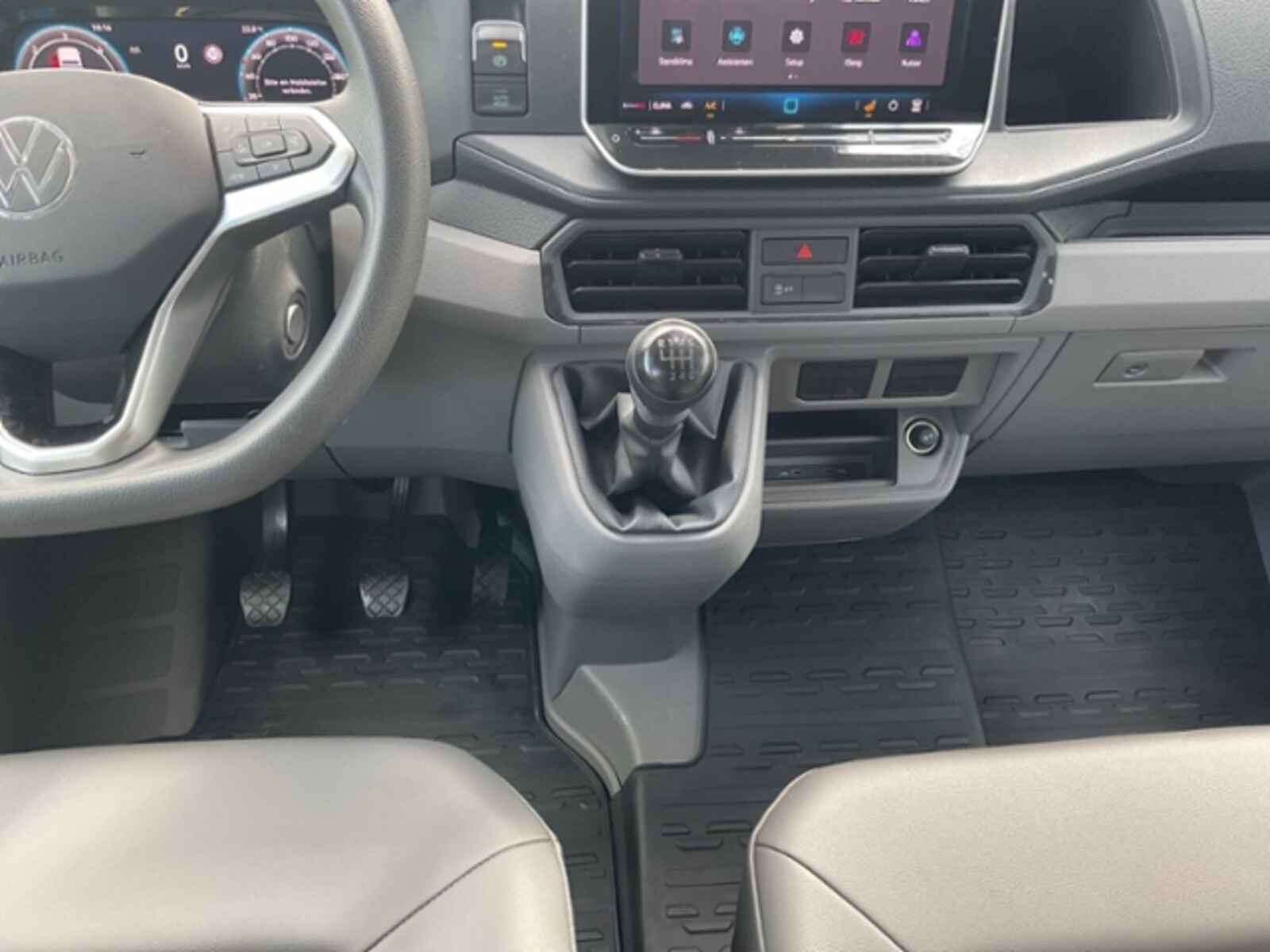 Volkswagen Crafter Doppelkabine mittlerer Radstand – Bild 9