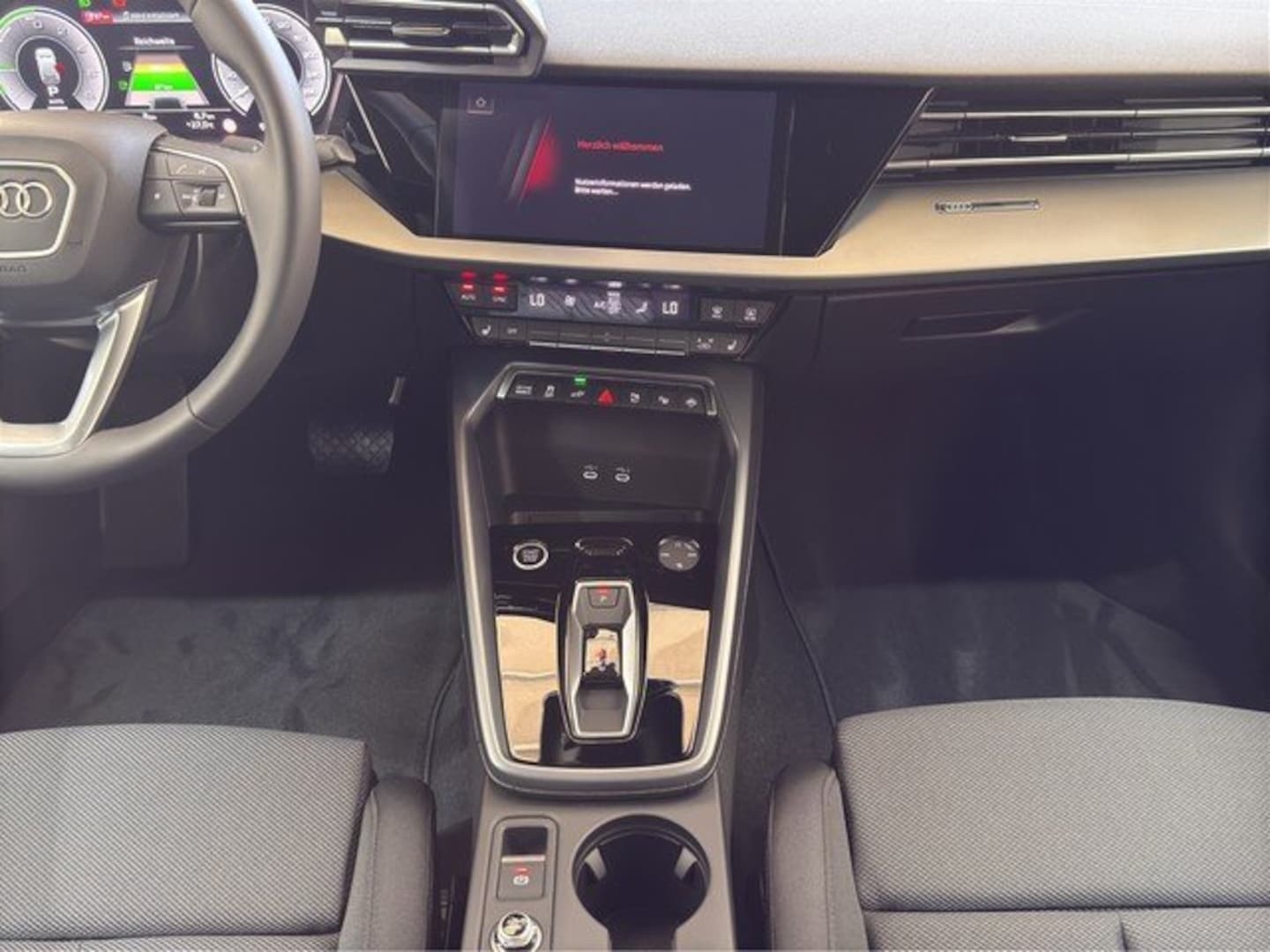 Bild über Audi A3 Sportback TFSI e TFSI e 150 kW S tronic - für weitere Informationen kontaktieren Sie den Audi Partner