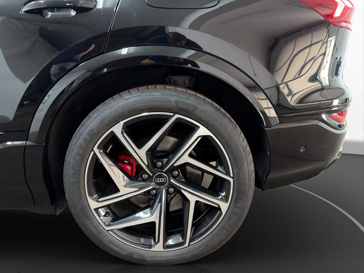 Bild über Audi Q6 Sportback e-tron e-tron quattro - für weitere Informationen kontaktieren Sie den Audi Partner