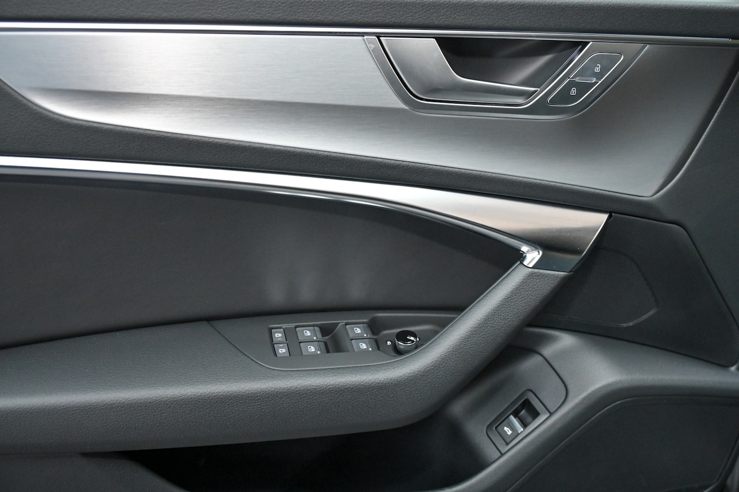 Bild über Audi A6 Avant S line 40 TDI quattro S tronic - für weitere Informationen kontaktieren Sie den Audi Partner