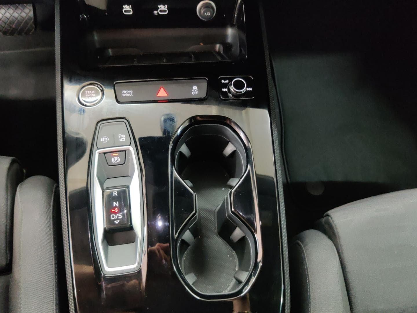 Bild über Audi A5 Avant TDI 150 kW S tronic - für weitere Informationen kontaktieren Sie den Audi Partner