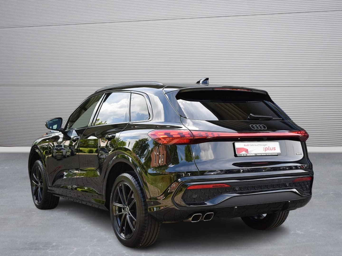 Bild über Audi Q5 SUV TDI quattro 150 kW S tronic - für weitere Informationen kontaktieren Sie den Audi Partner