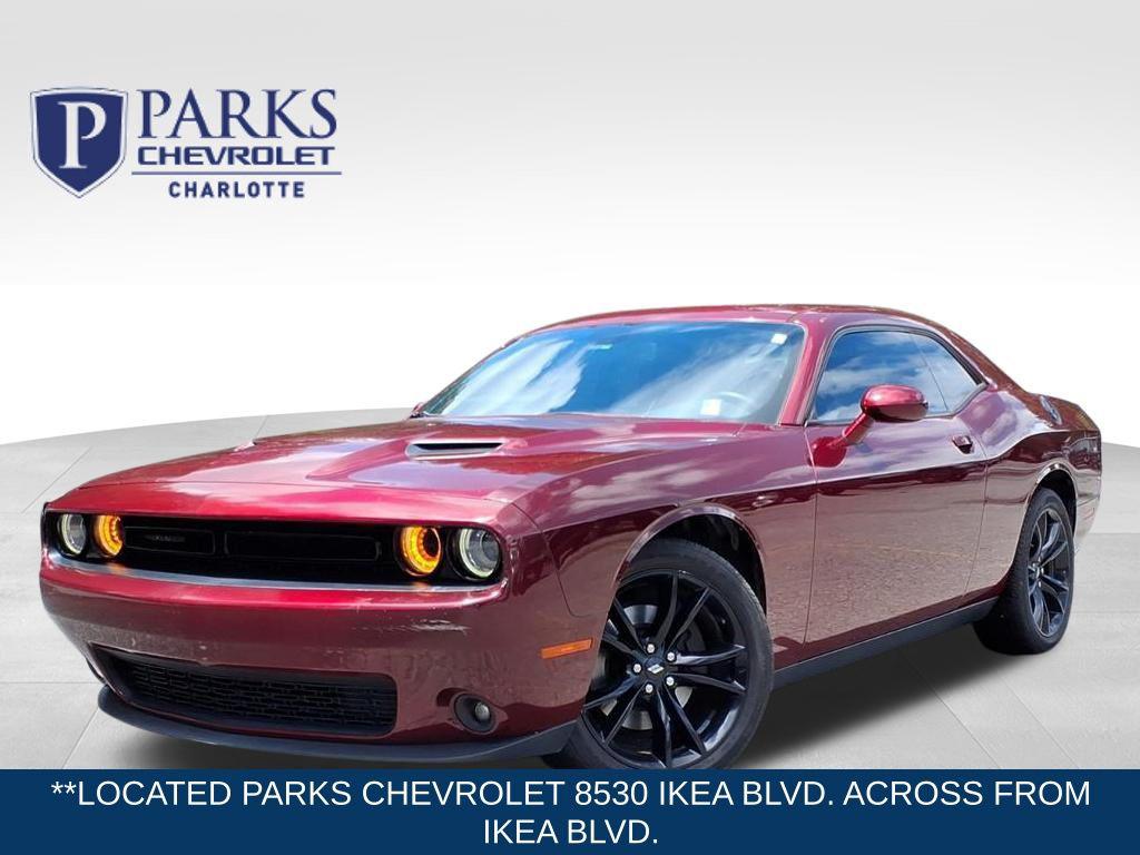 2018 Dodge Challenger SXT Plus's photo