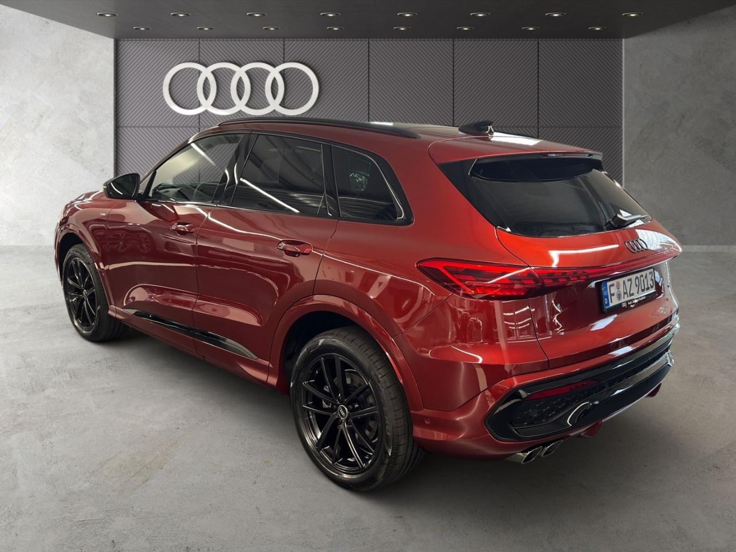 Bild über Audi Q5 SUV TDI quattro 150 kW S tronic - für weitere Informationen kontaktieren Sie den Audi Partner