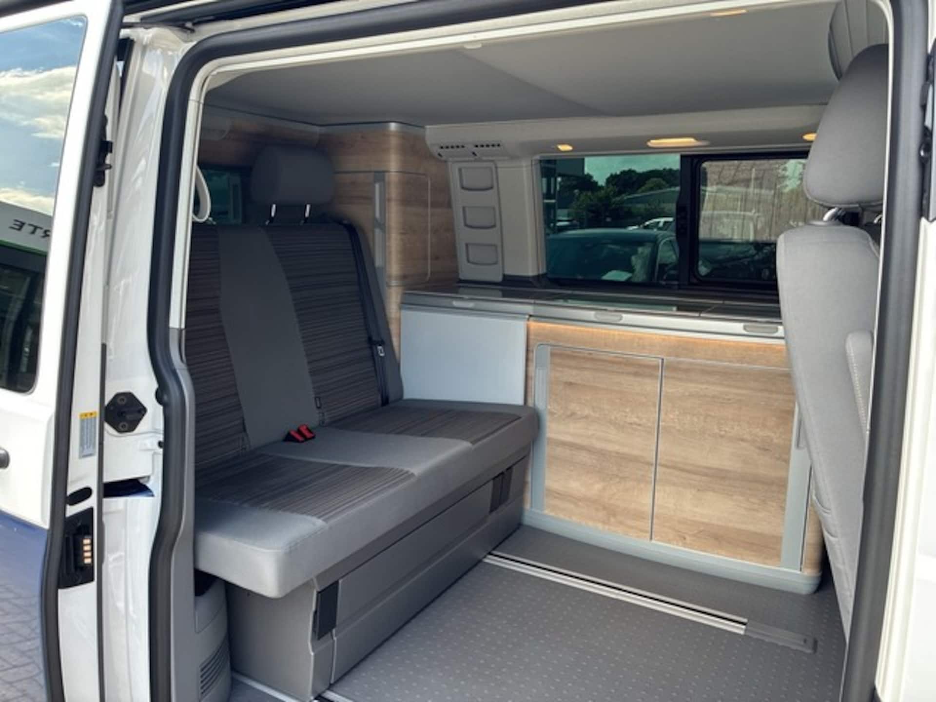 Volkswagen T6.1 California Coast