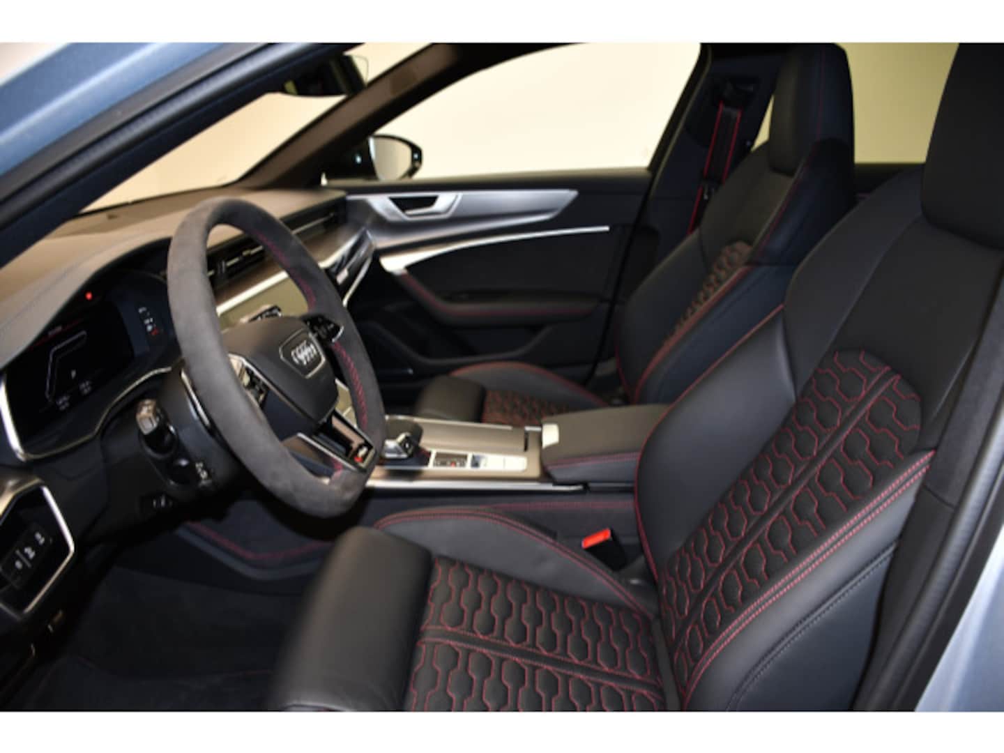 Bild über Audi RS 6 Avant TFSI quattro tiptronic - für weitere Informationen kontaktieren Sie den Audi Partner