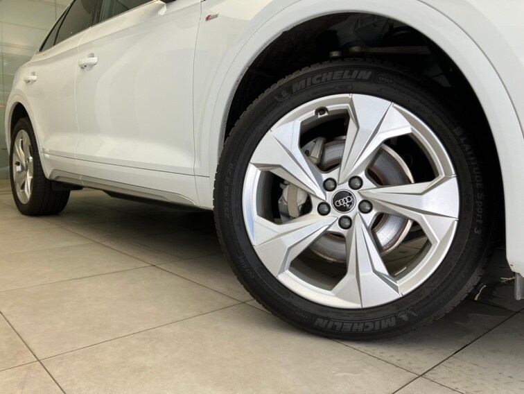 Image about Audi Q5 Sportback 40 TDI quattro S line