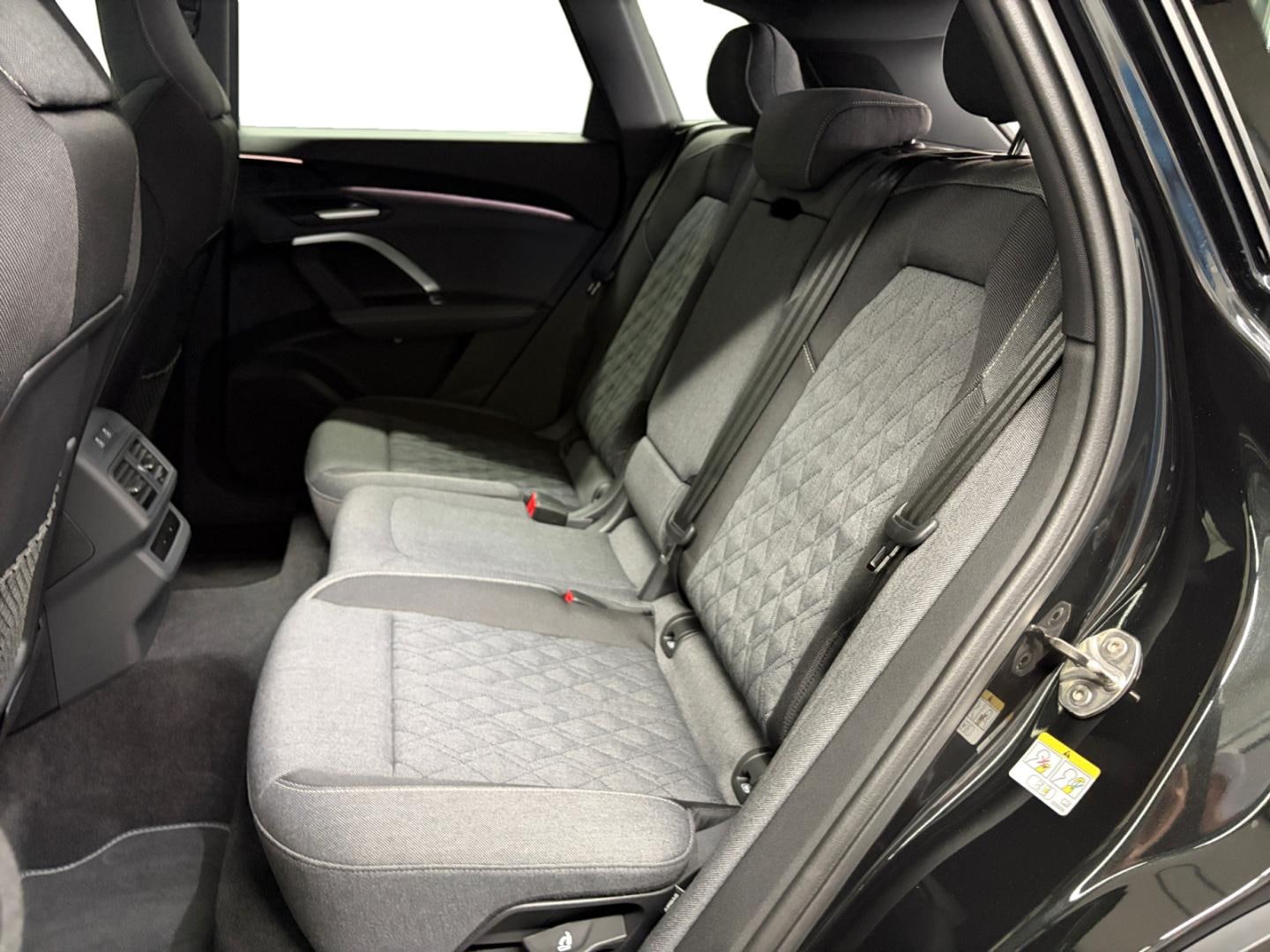 Bild über Audi Q5 SUV TFSI 150 kW S tronic - für weitere Informationen kontaktieren Sie den Audi Partner