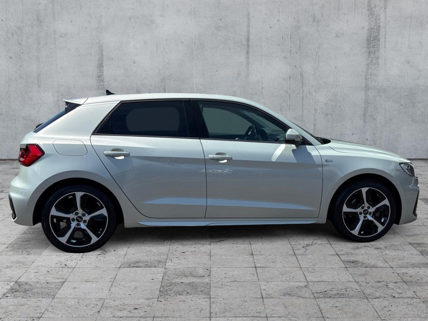 Bild über Audi A1 Sportback S line 30 TFSI S tronic - für weitere Informationen kontaktieren Sie den Audi Partner