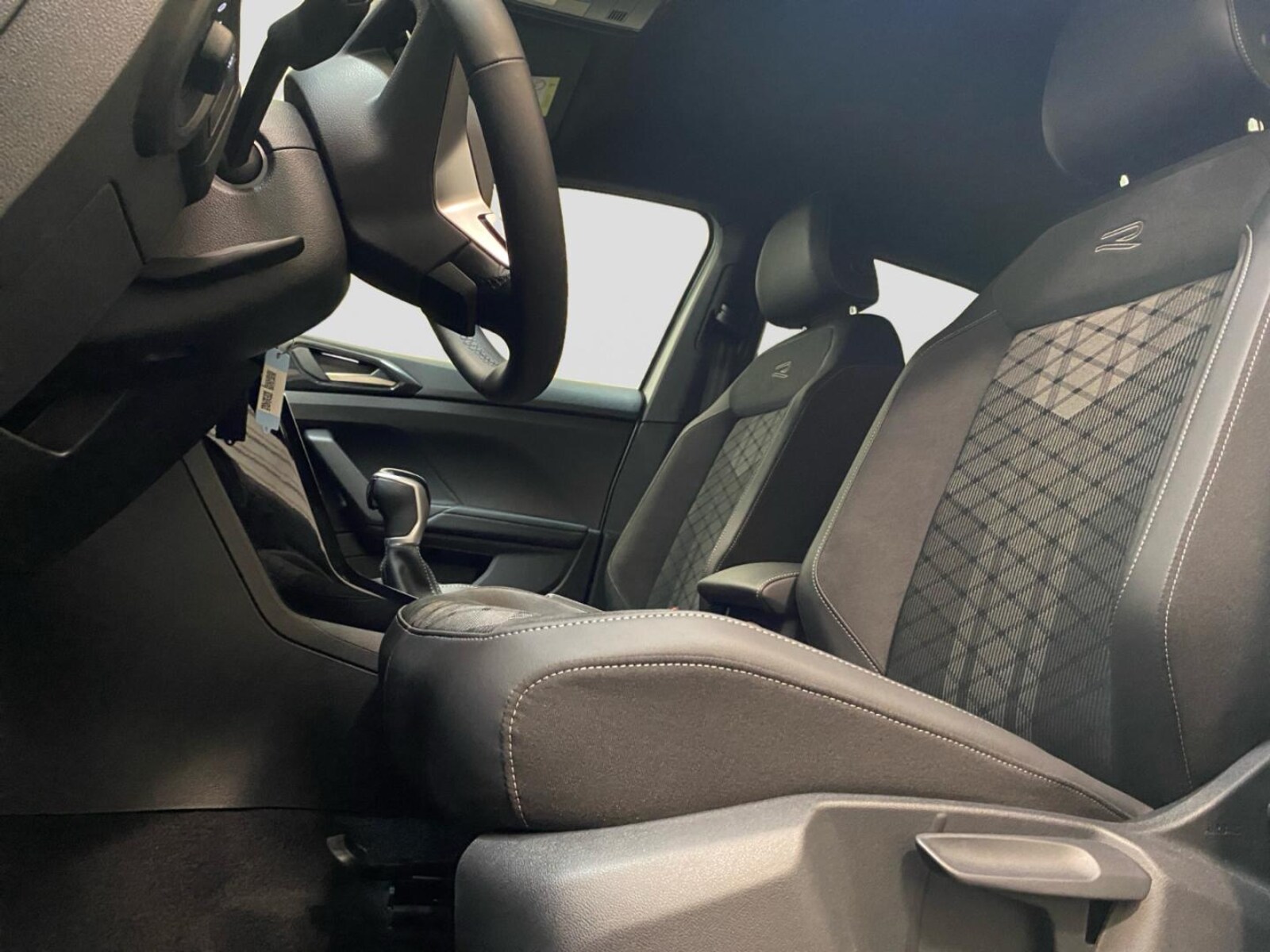 Volkswagen T-Cross – Bild 11