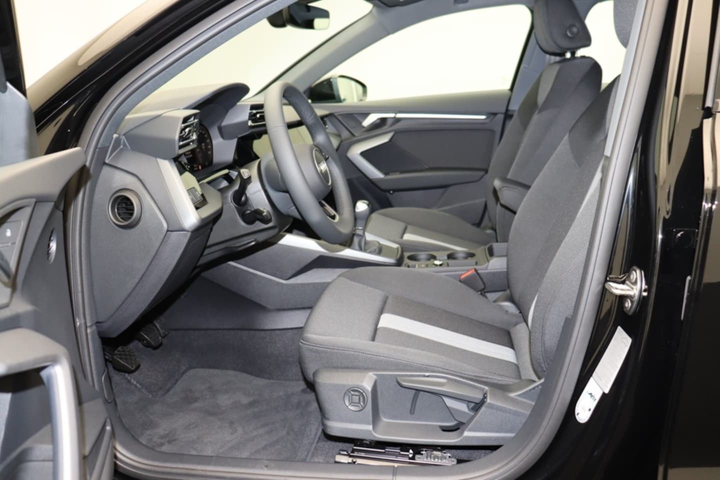 Bild über Audi A3 Sportback 30 TDI Schaltgetriebe - für weitere Informationen kontaktieren Sie den Audi Partner