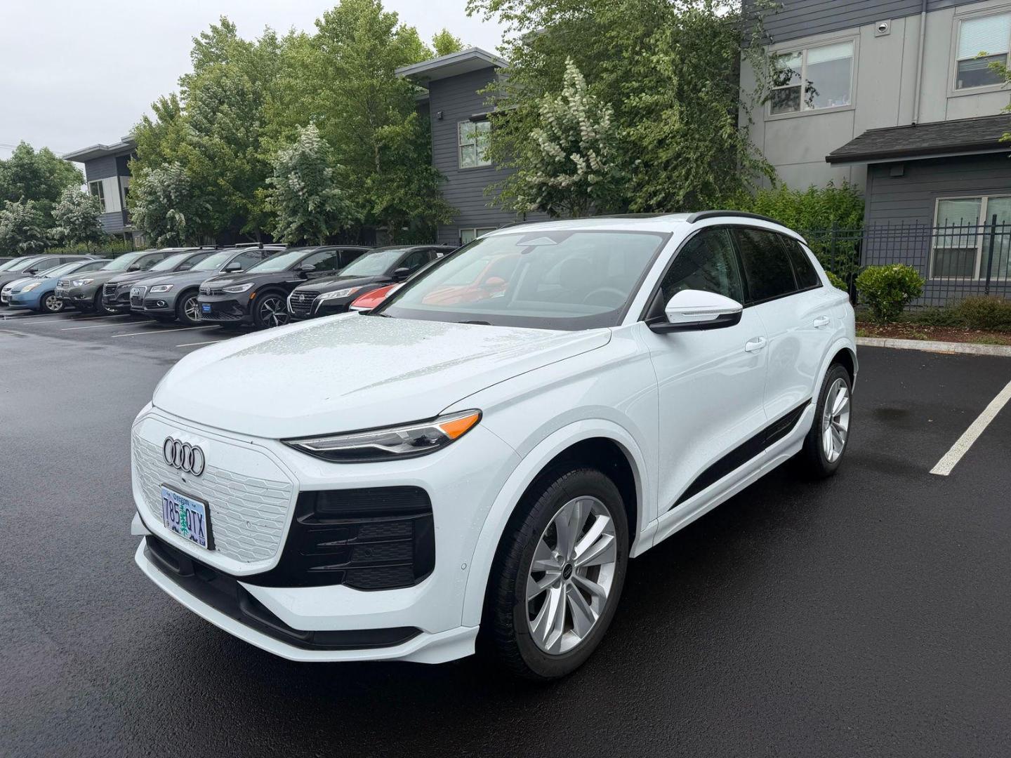 2025 Audi Q6 e-tron Premium's photo