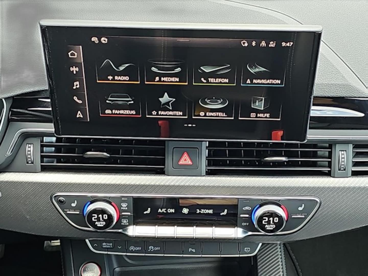 Bild über Audi RS 4 Avant TFSI quattro tiptronic - für weitere Informationen kontaktieren Sie den Audi Partner
