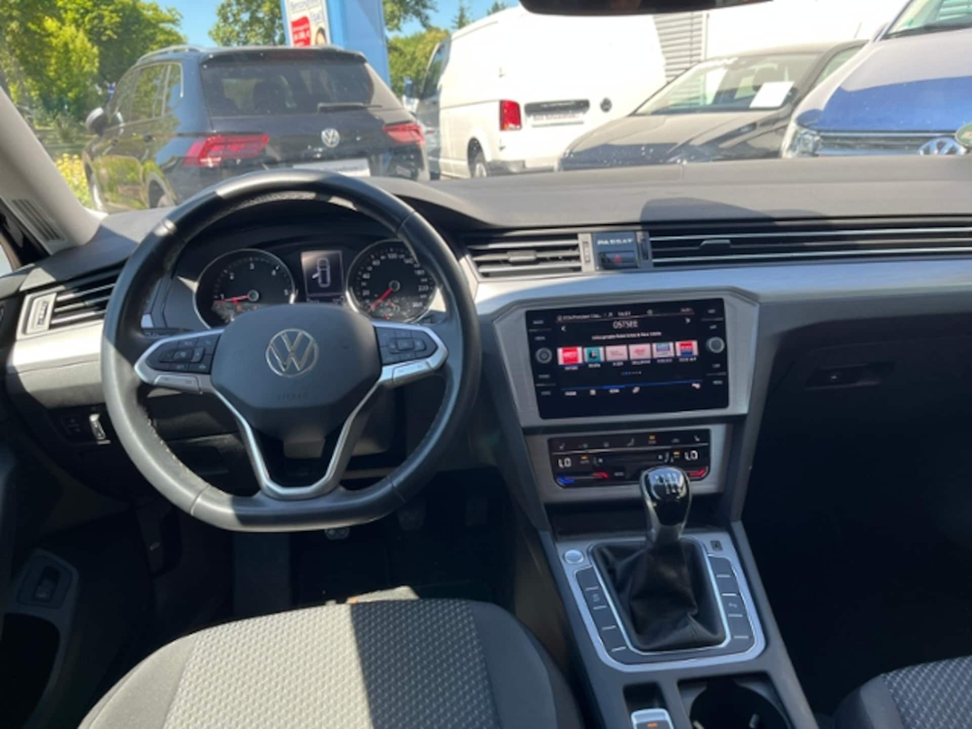 Volkswagen Passat Variant Basis-Modell