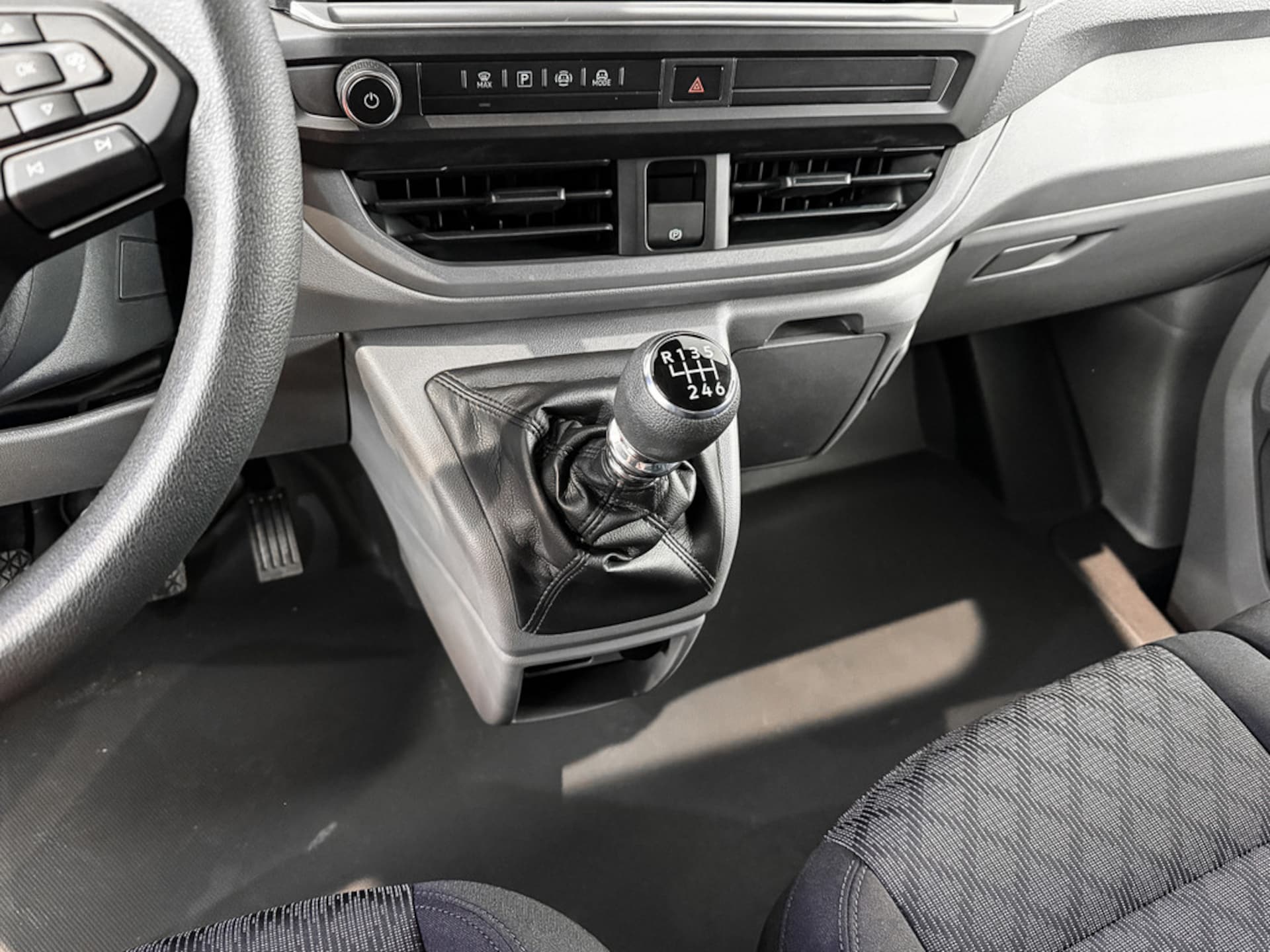 Volkswagen Transporter Kasten langer Radstand