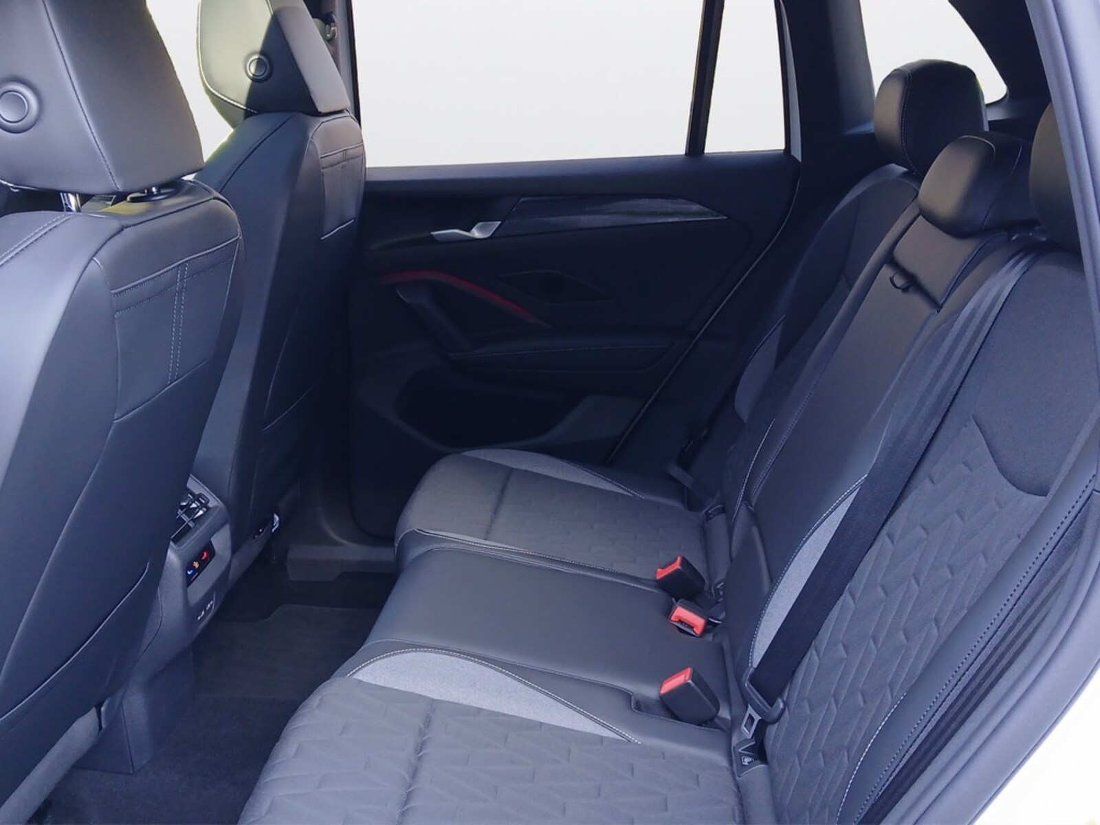 Volkswagen Tiguan – Bild 12