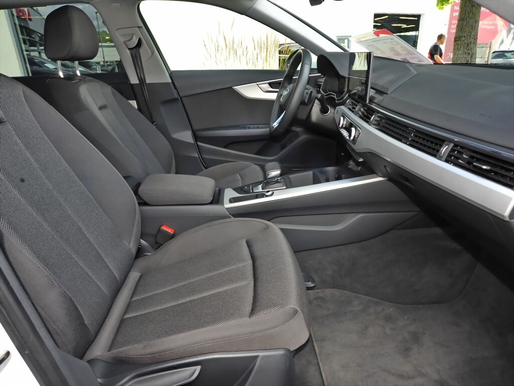 Image about Audi A4 Avant S line 35 TFSI S tronic