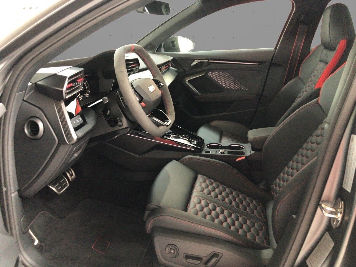 Image about Audi RS 3 Limousine TFSI quattro S tronic