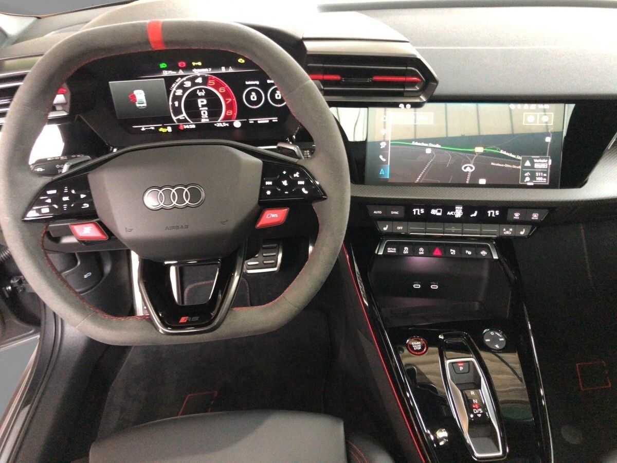 Image about Audi RS 3 Limousine TFSI quattro S tronic