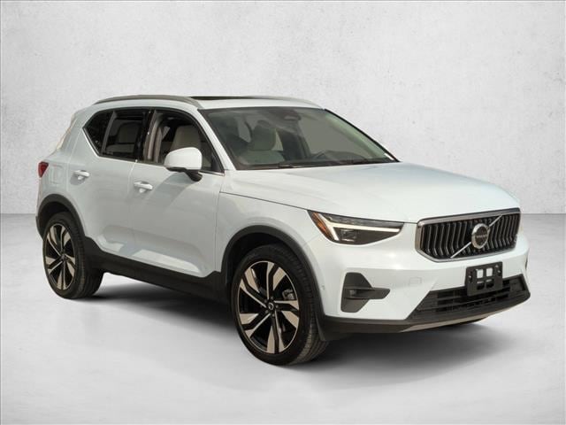 2025 Volvo XC40