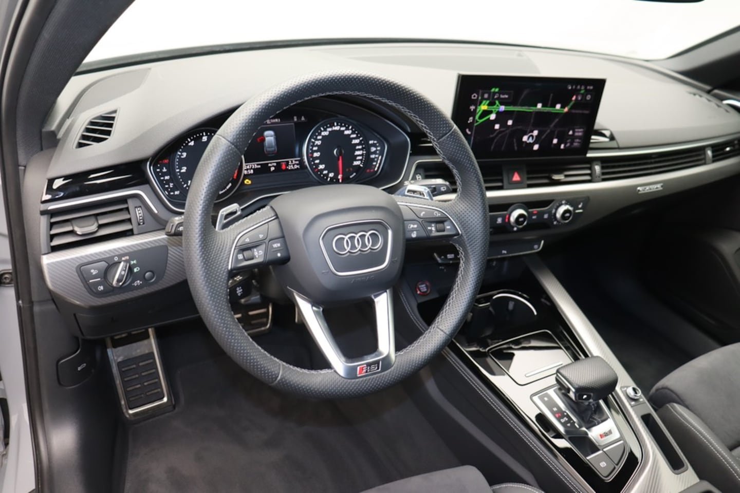 Bild über Audi RS 4 Avant TFSI quattro tiptronic - für weitere Informationen kontaktieren Sie den Audi Partner