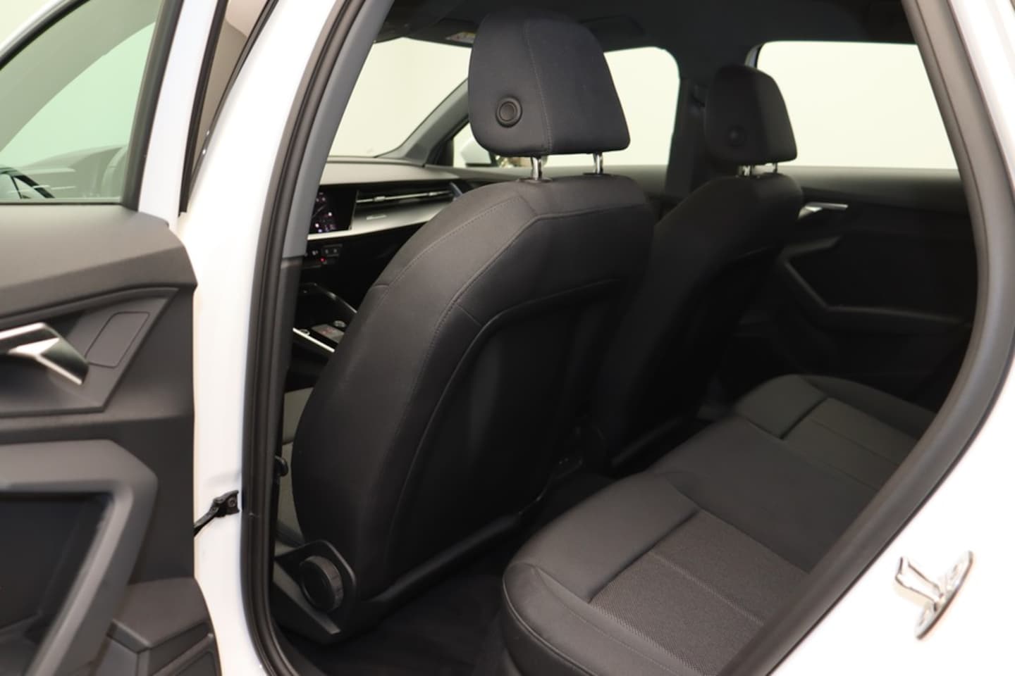 Bild über Audi A3 Sportback S line 30 TFSI S tronic - für weitere Informationen kontaktieren Sie den Audi Partner
