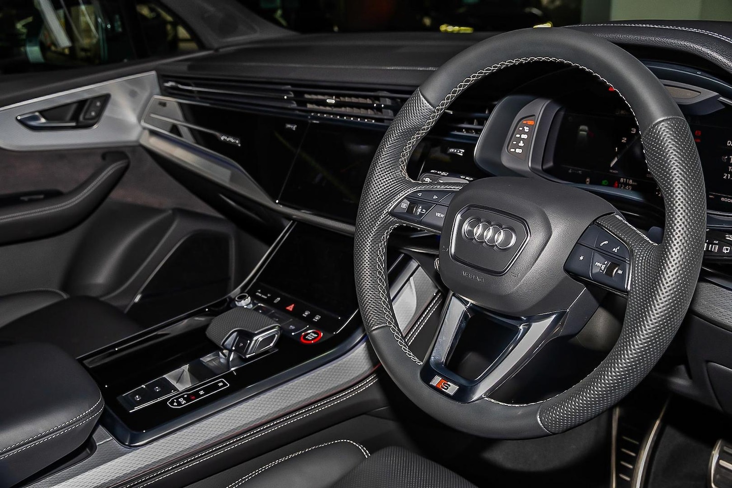 Image about Audi SQ7 TFSI quattro tiptronic