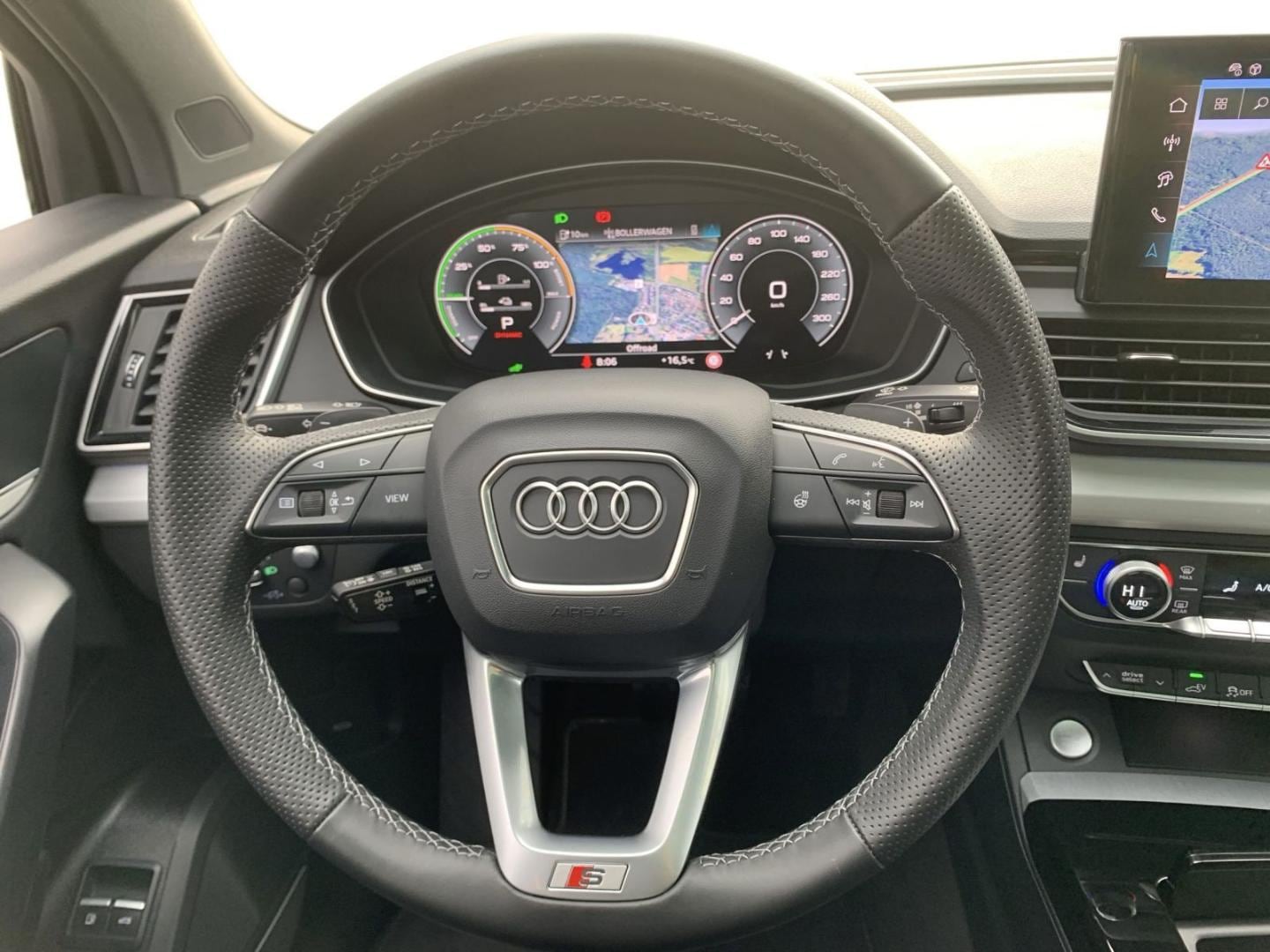 Bild über Audi Q5 Sportback TFSI e S line business 55 TFSI e quattro S tronic - für weitere Informationen kontaktieren Sie den Audi Partner
