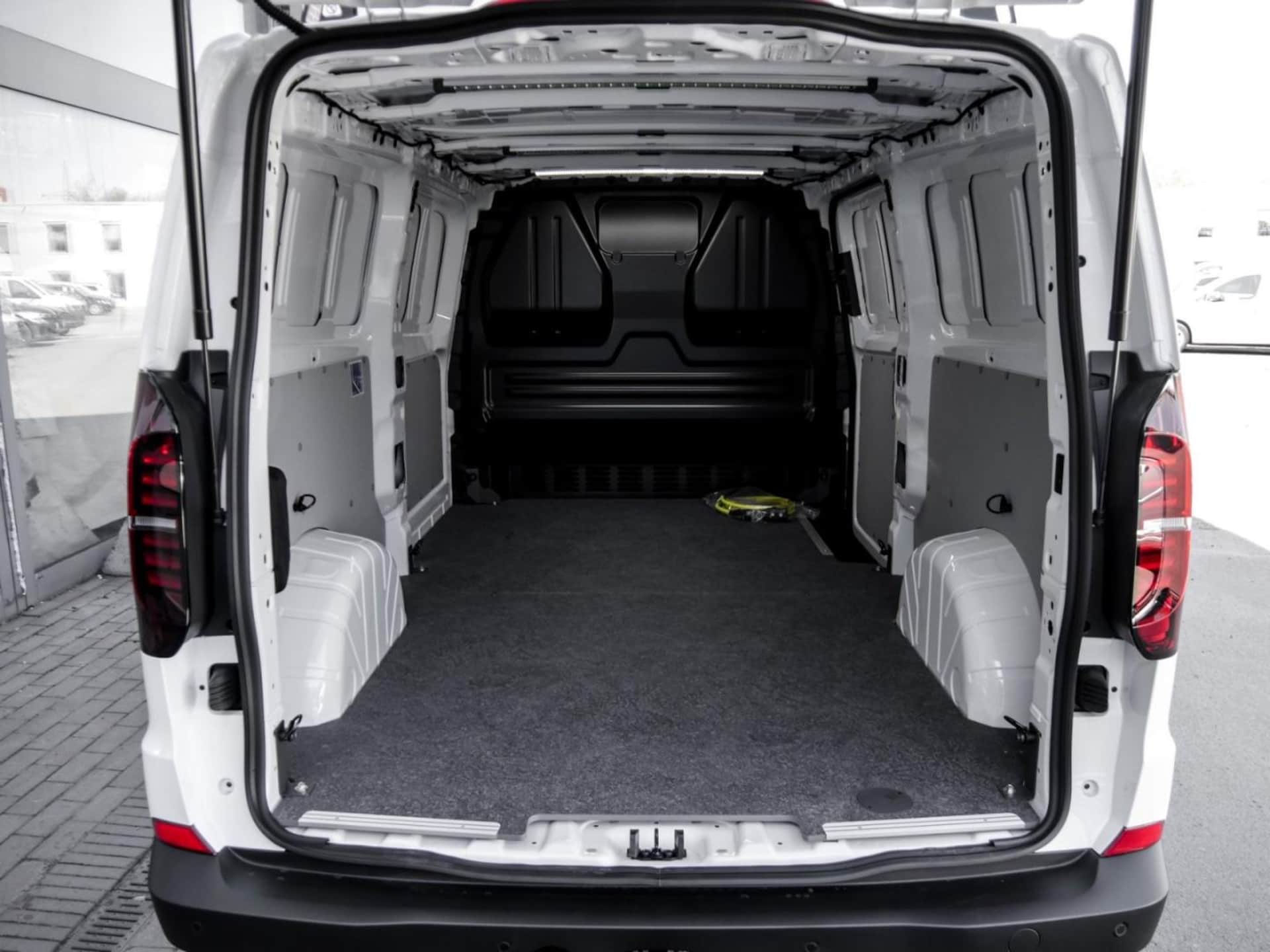 Volkswagen Transporter Kasten langer Radstand