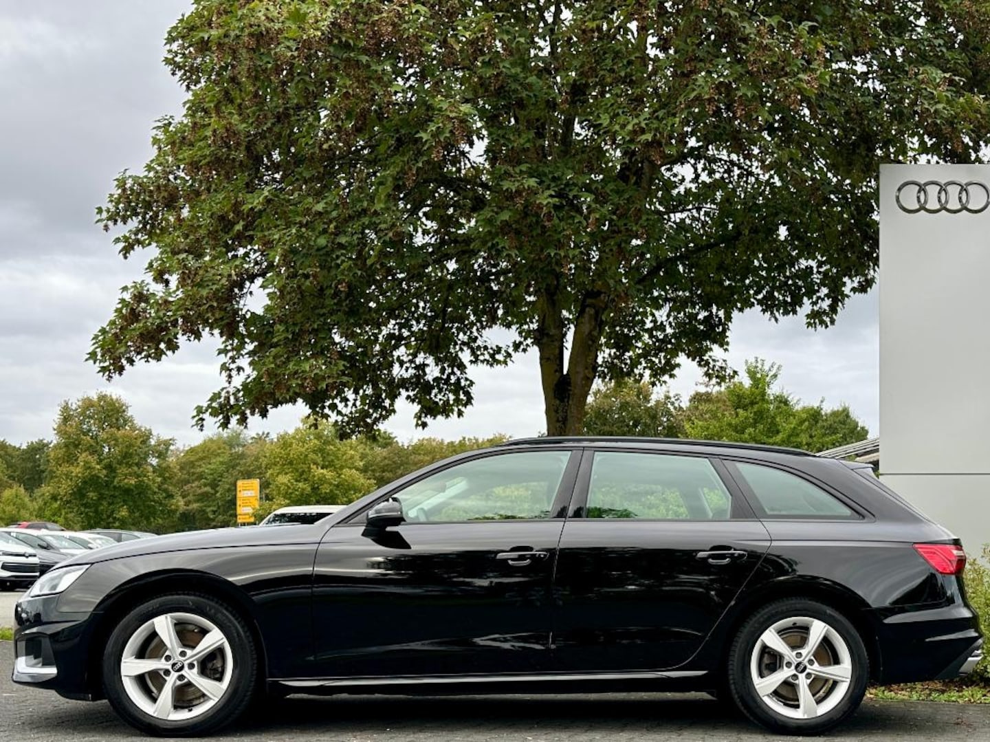 Bild über Audi A4 Avant advanced 35 TFSI S tronic - für weitere Informationen kontaktieren Sie den Audi Partner