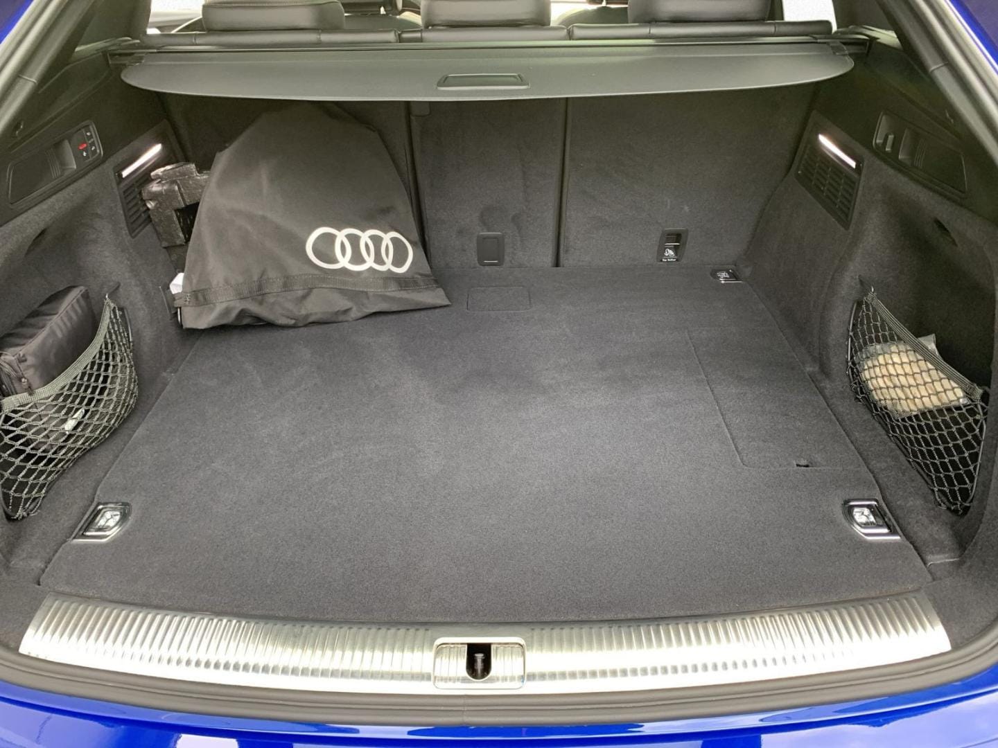 Bild über Audi Q5 Sportback TFSI e S line business 55 TFSI e quattro S tronic - für weitere Informationen kontaktieren Sie den Audi Partner