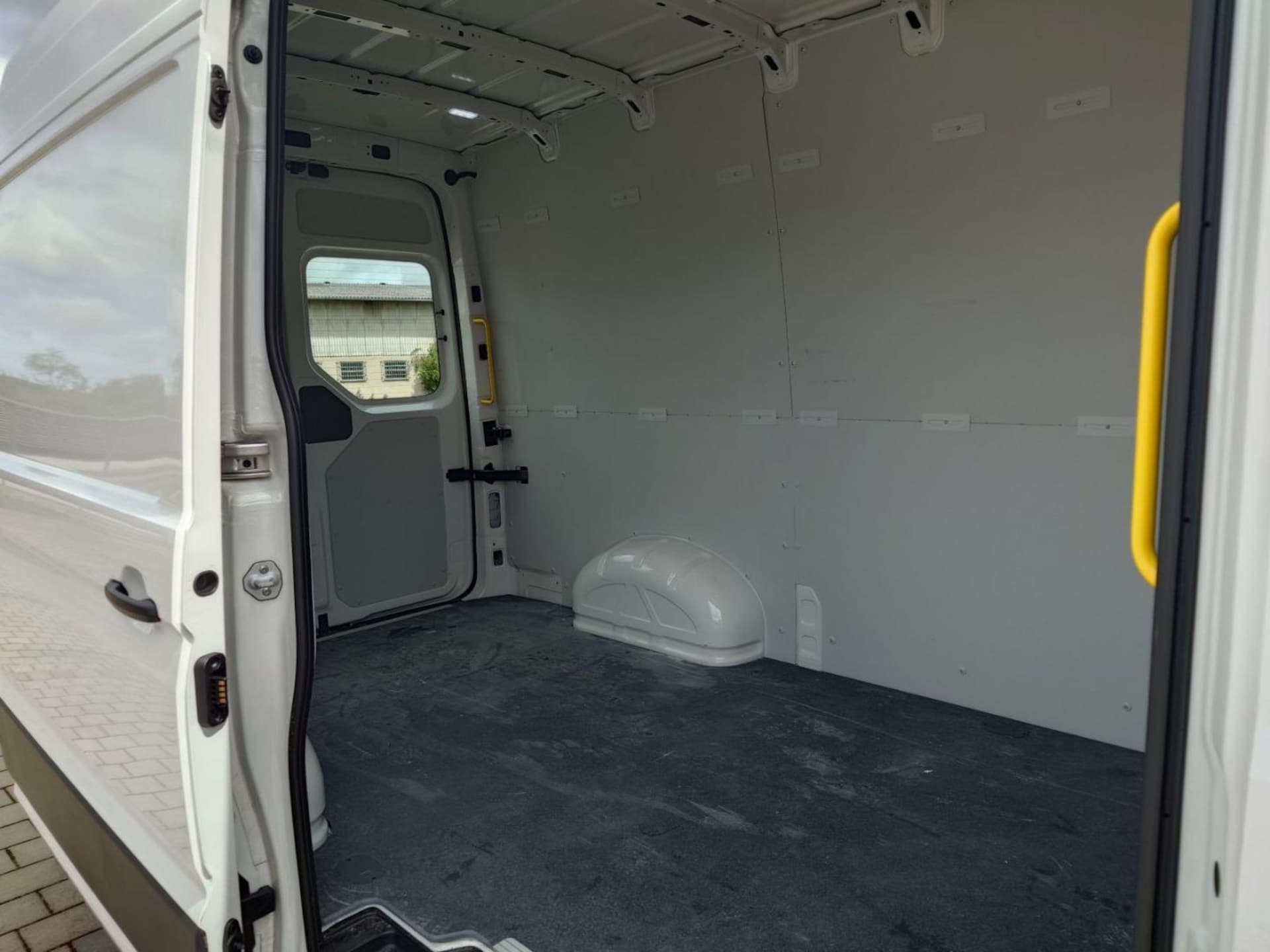 Volkswagen Crafter Kasten mittlerer Radstand