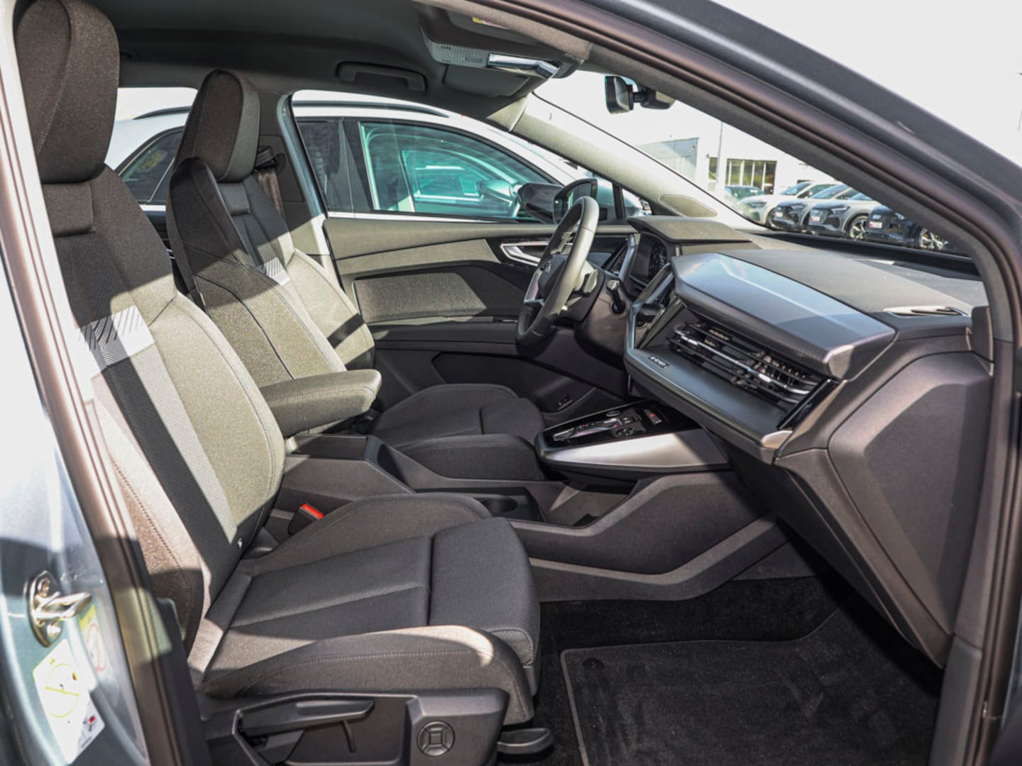 Bild über Audi Q4 e-tron 40 e-tron - für weitere Informationen kontaktieren Sie den Audi Partner