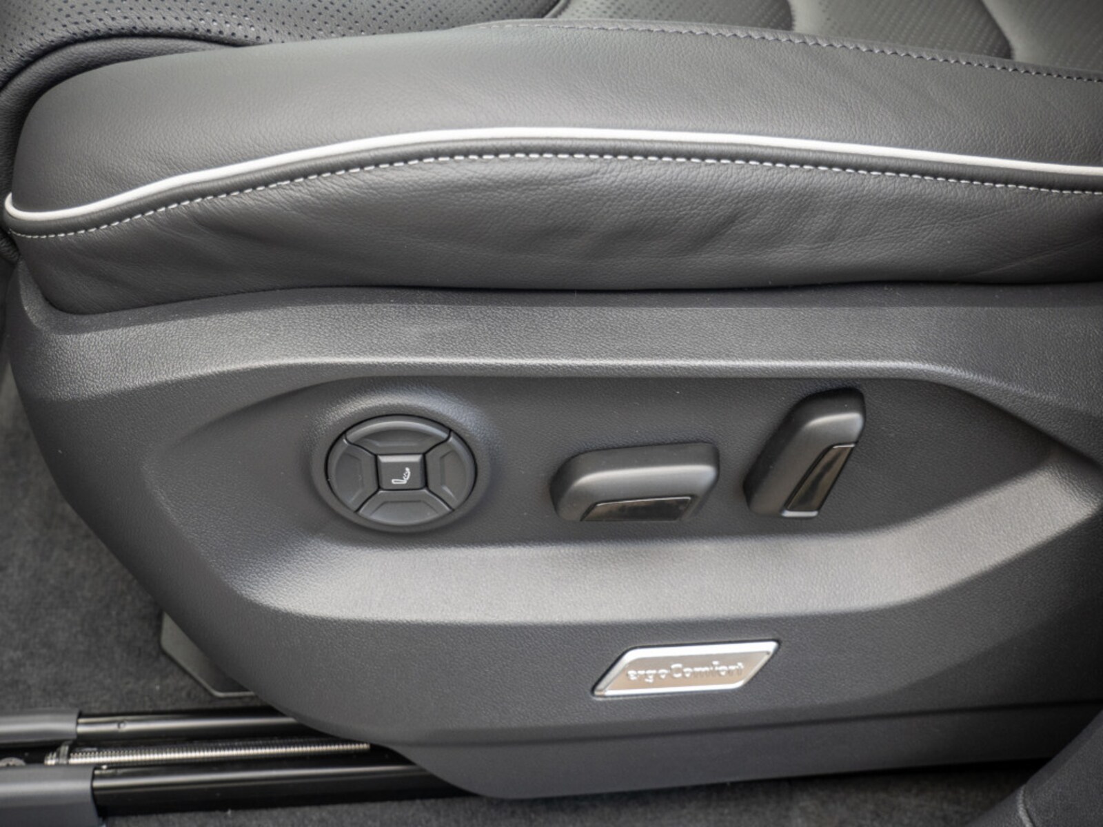 Volkswagen Touareg – Bild 18