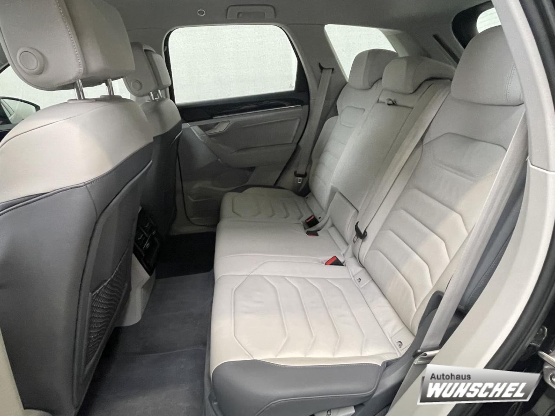Volkswagen Touareg Basis-Modell