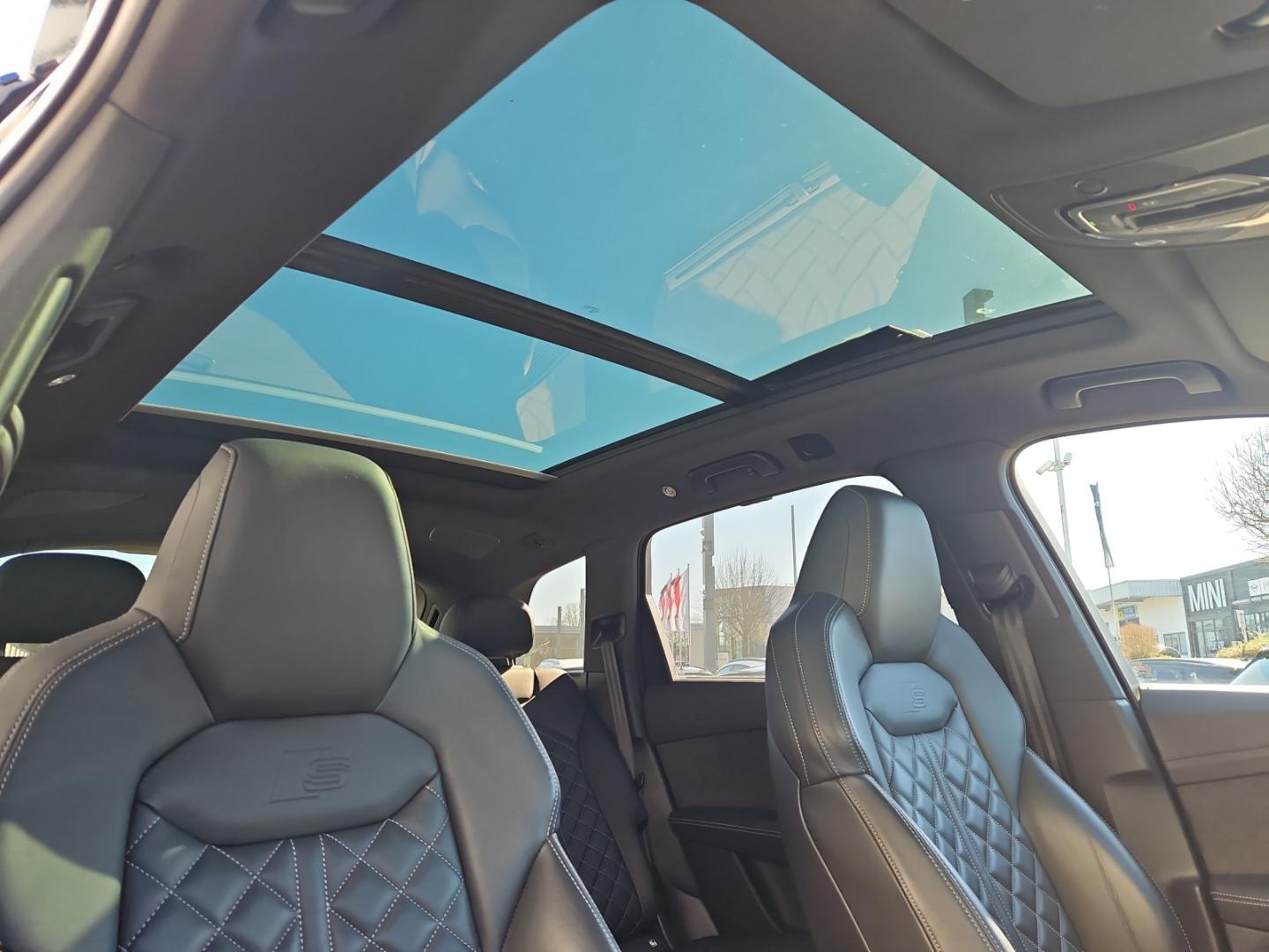 Image about Audi SQ7 TFSI quattro tiptronic