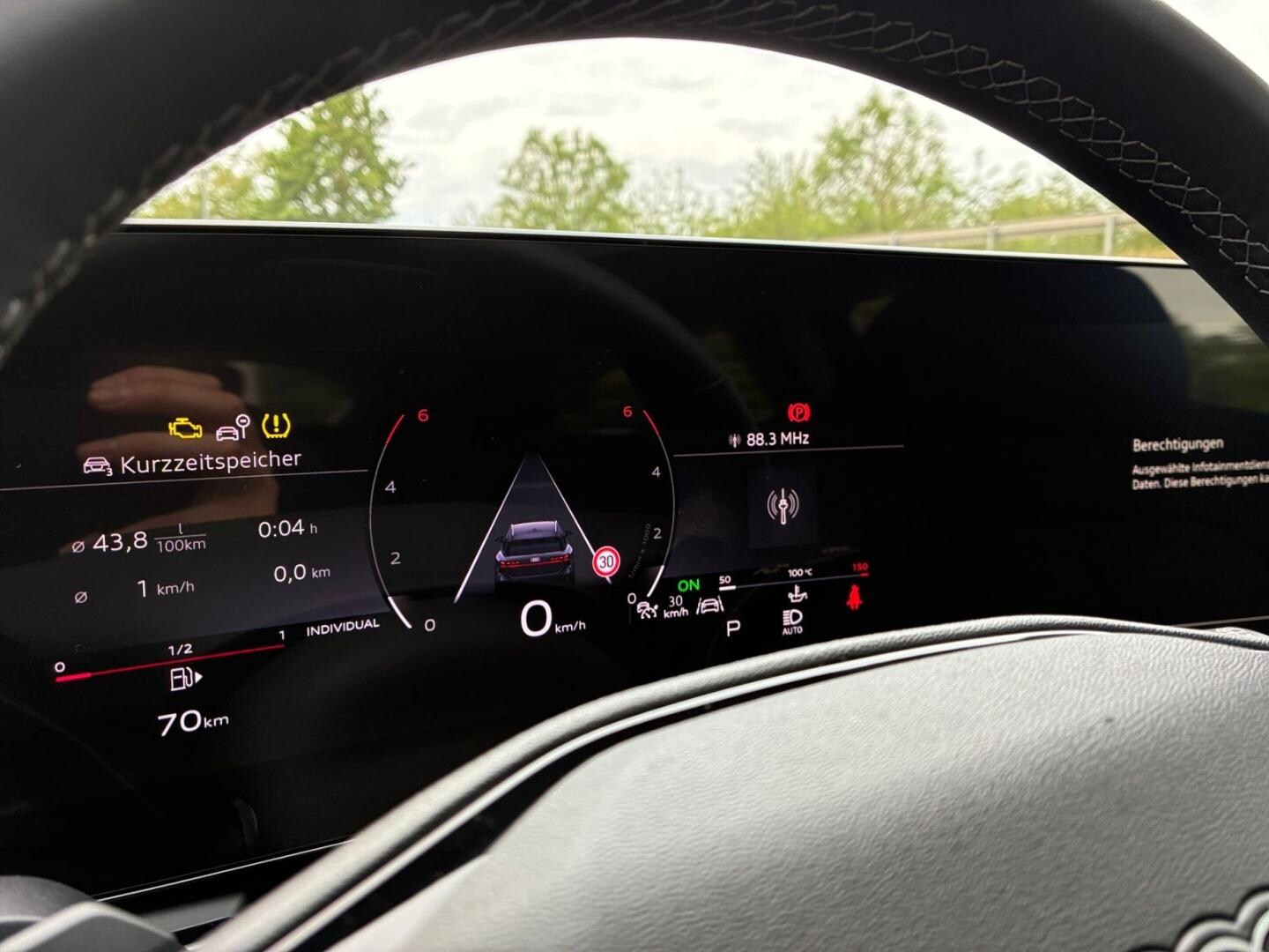 Bild über Audi A6 Avant TDI quattro 150 kW S tronic - für weitere Informationen kontaktieren Sie den Audi Partner