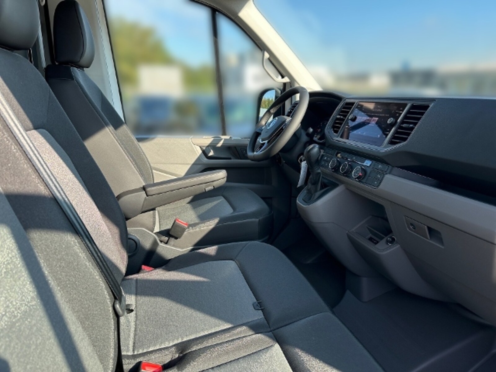Volkswagen Crafter Kasten mittlerer Radstand – Bild 9