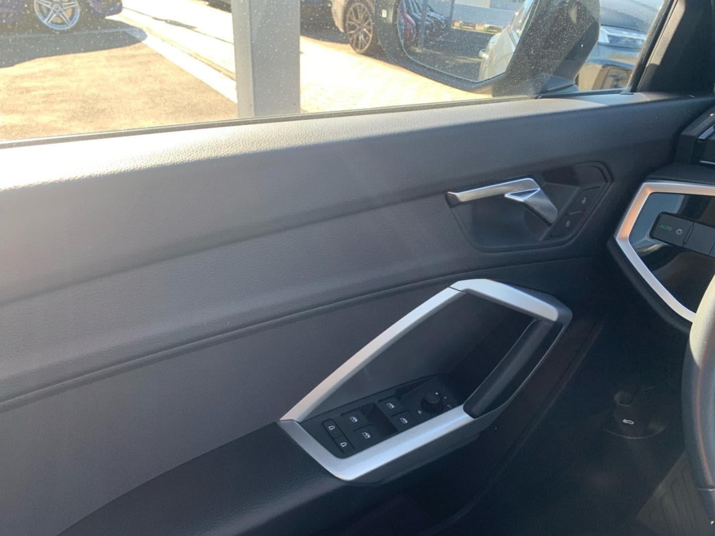 Bild über Audi Q3 advanced 35 TFSI S tronic - für weitere Informationen kontaktieren Sie den Audi Partner