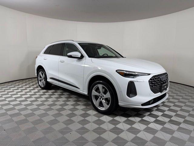 2025 Audi Q5 40 Premium Plus's photo