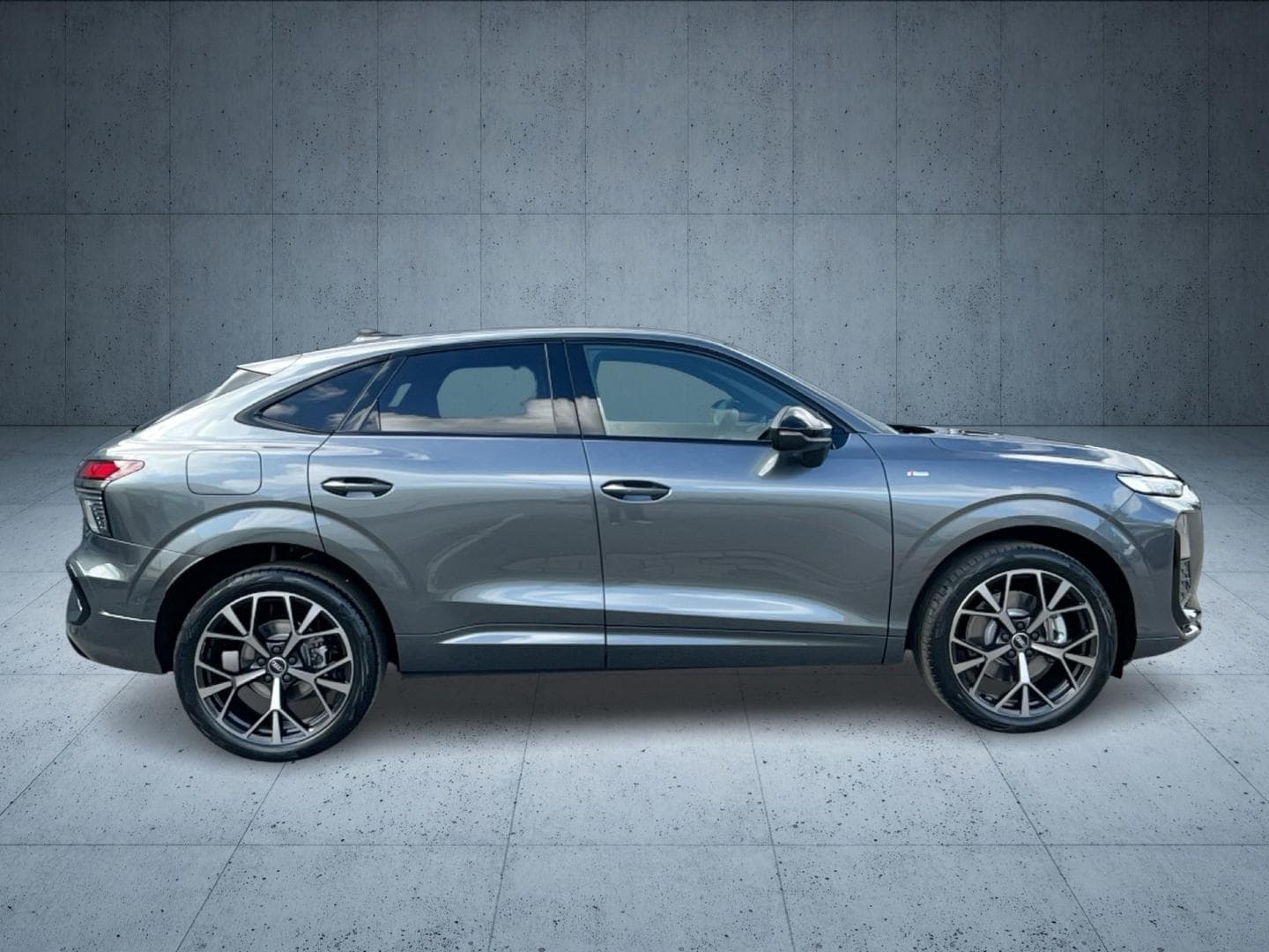 Bild über Audi Q3 Sportback TDI quattro 142 kW S tronic - für weitere Informationen kontaktieren Sie den Audi Partner