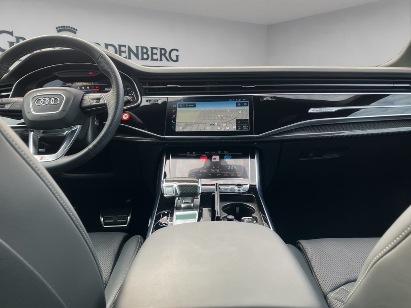 Bild über Audi SQ8 TFSI quattro tiptronic - für weitere Informationen kontaktieren Sie den Audi Partner