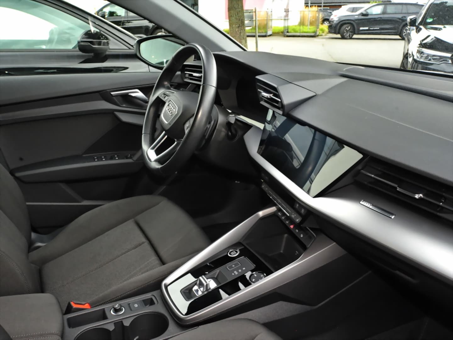 Bild über Audi A3 Sportback advanced 30 TFSI Schaltgetriebe - für weitere Informationen kontaktieren Sie den Audi Partner