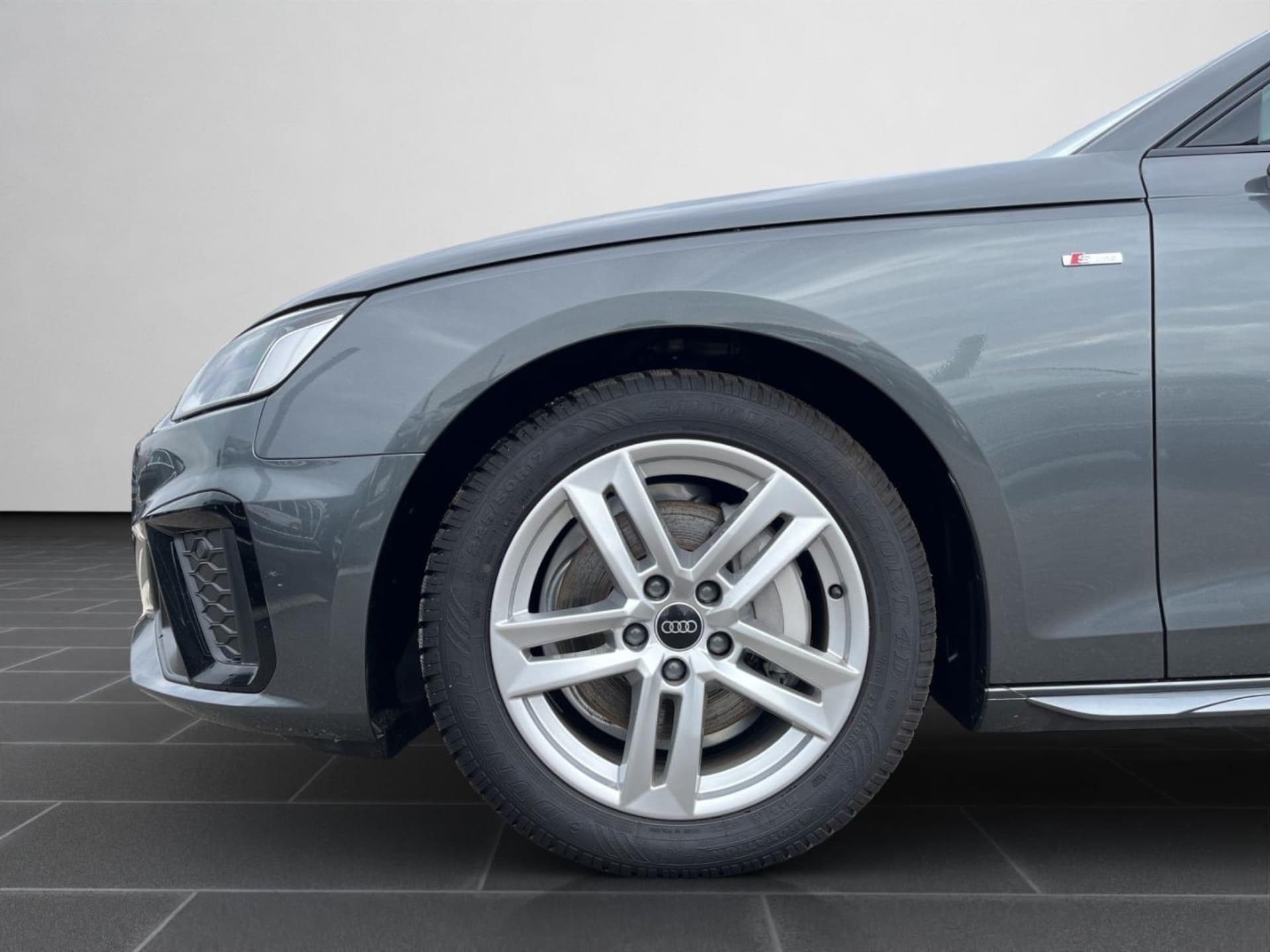 Audi A4 Avant S line