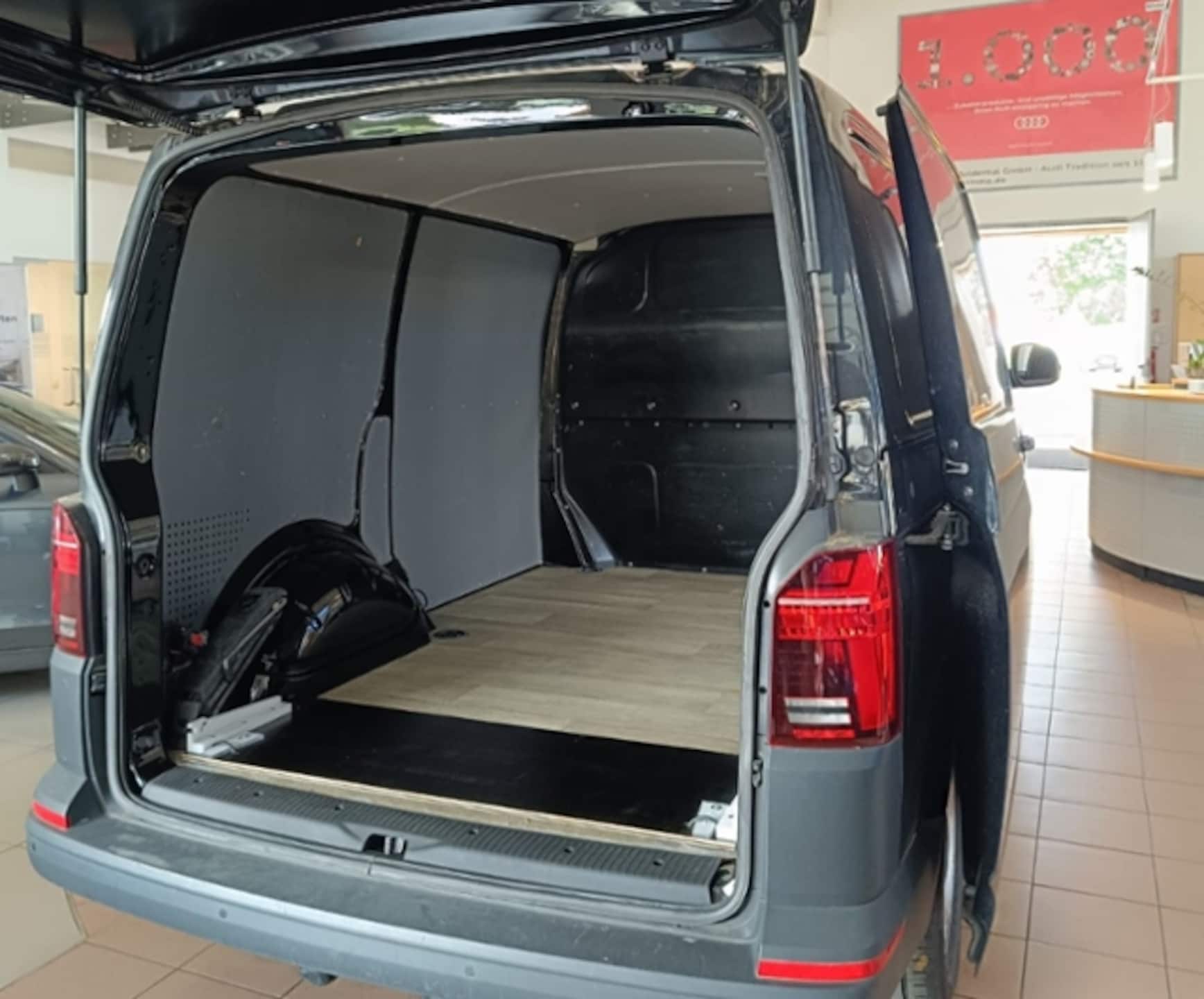 Volkswagen T6.1 Transporter Kasten kurzer Radstand