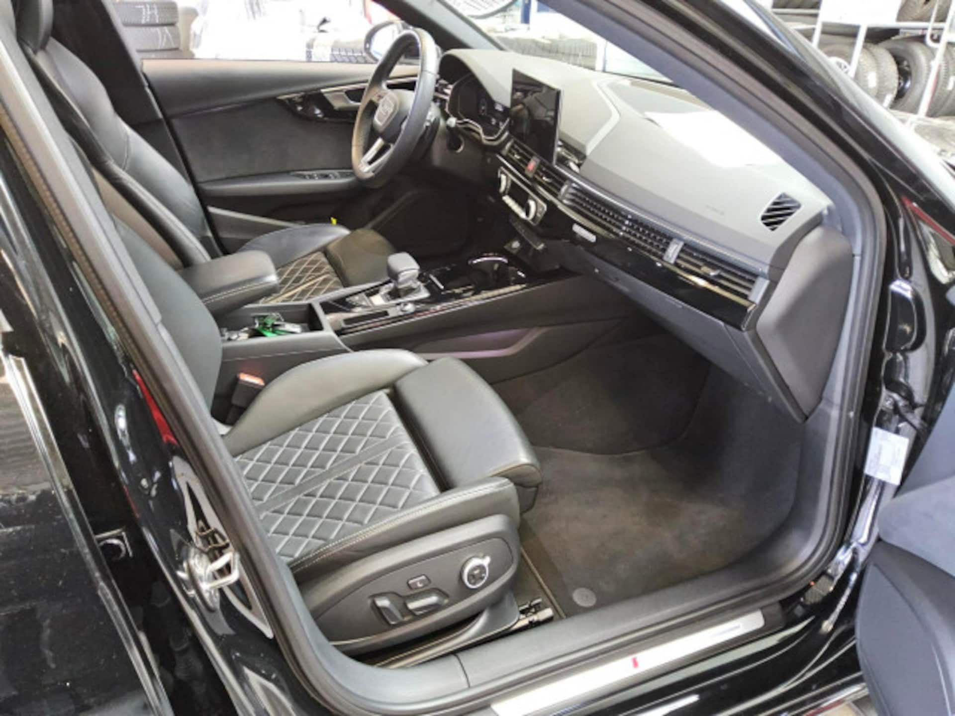 Audi A4 Avant S line