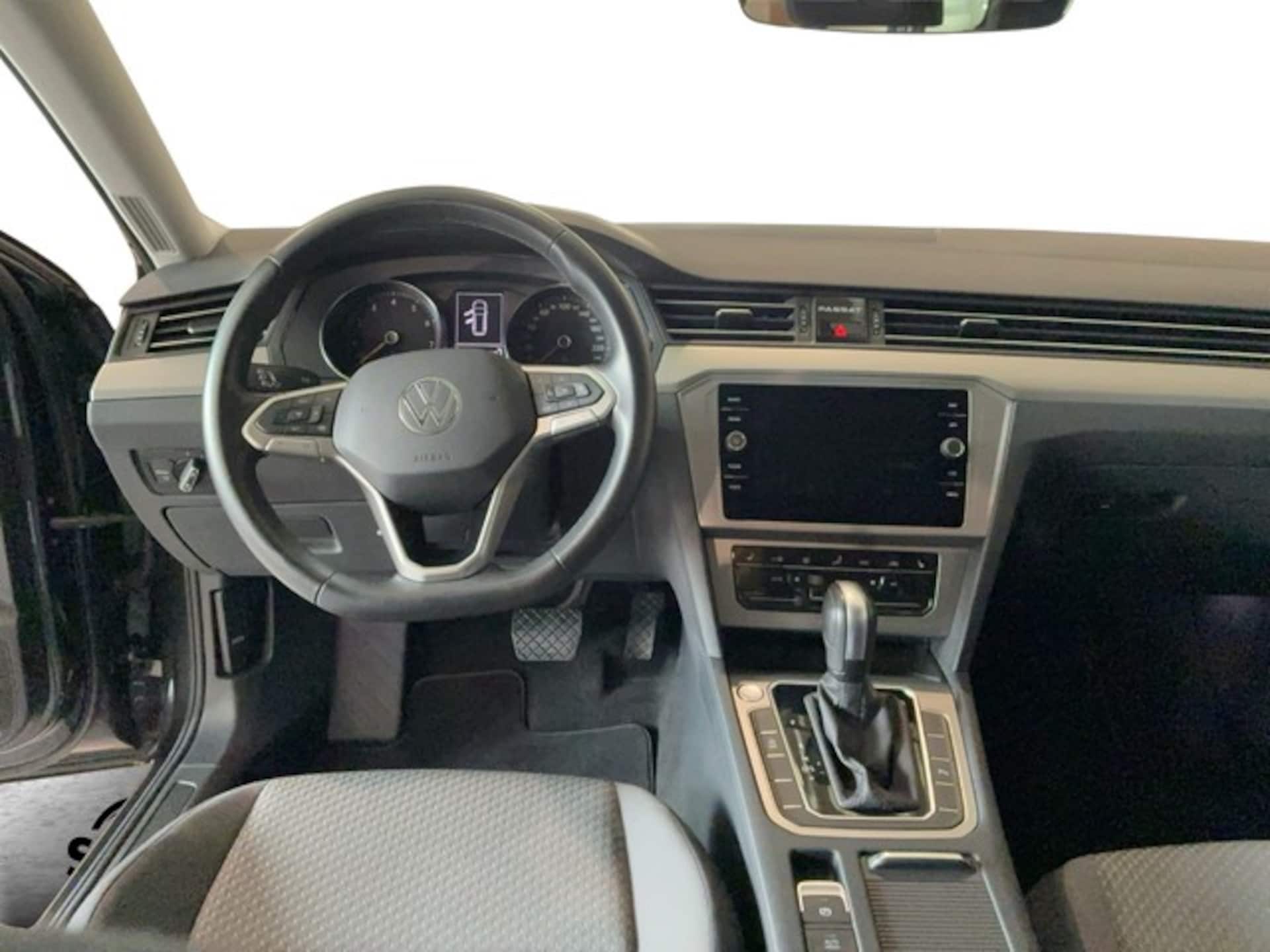 Volkswagen Passat Variant Basis-Modell