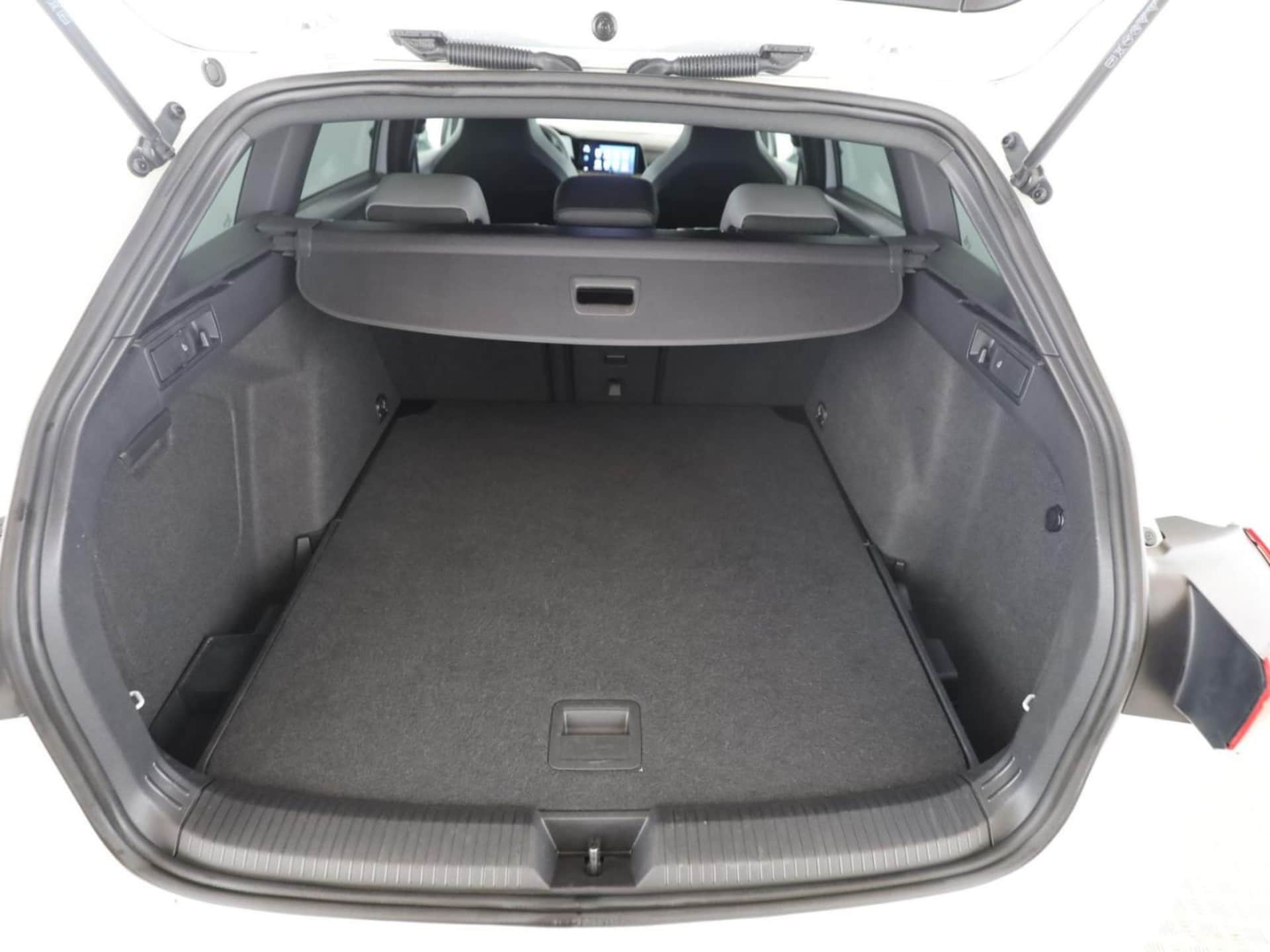 Volkswagen Golf Variant R-Line