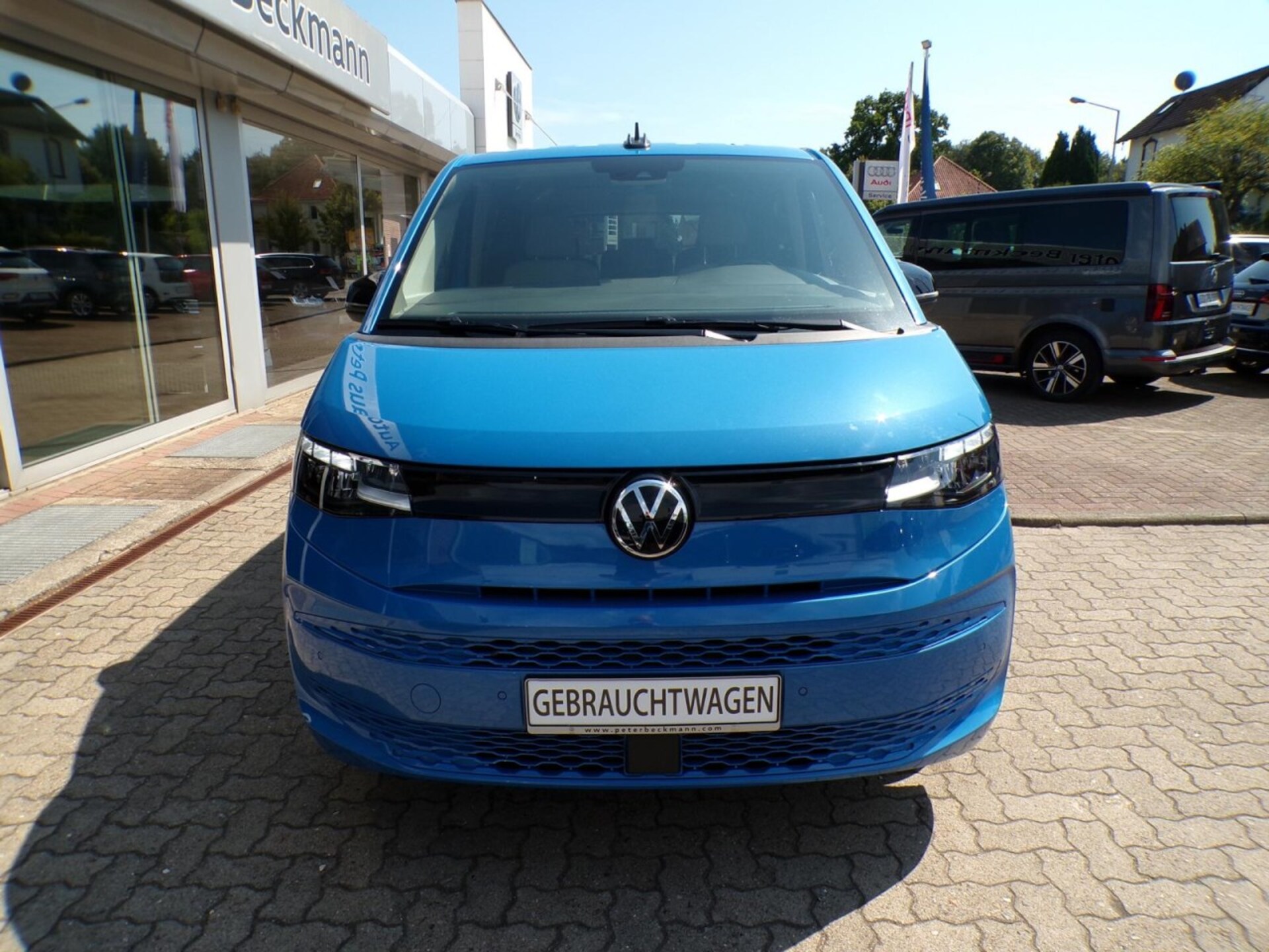 Volkswagen Multivan Langversion Basis-Modell