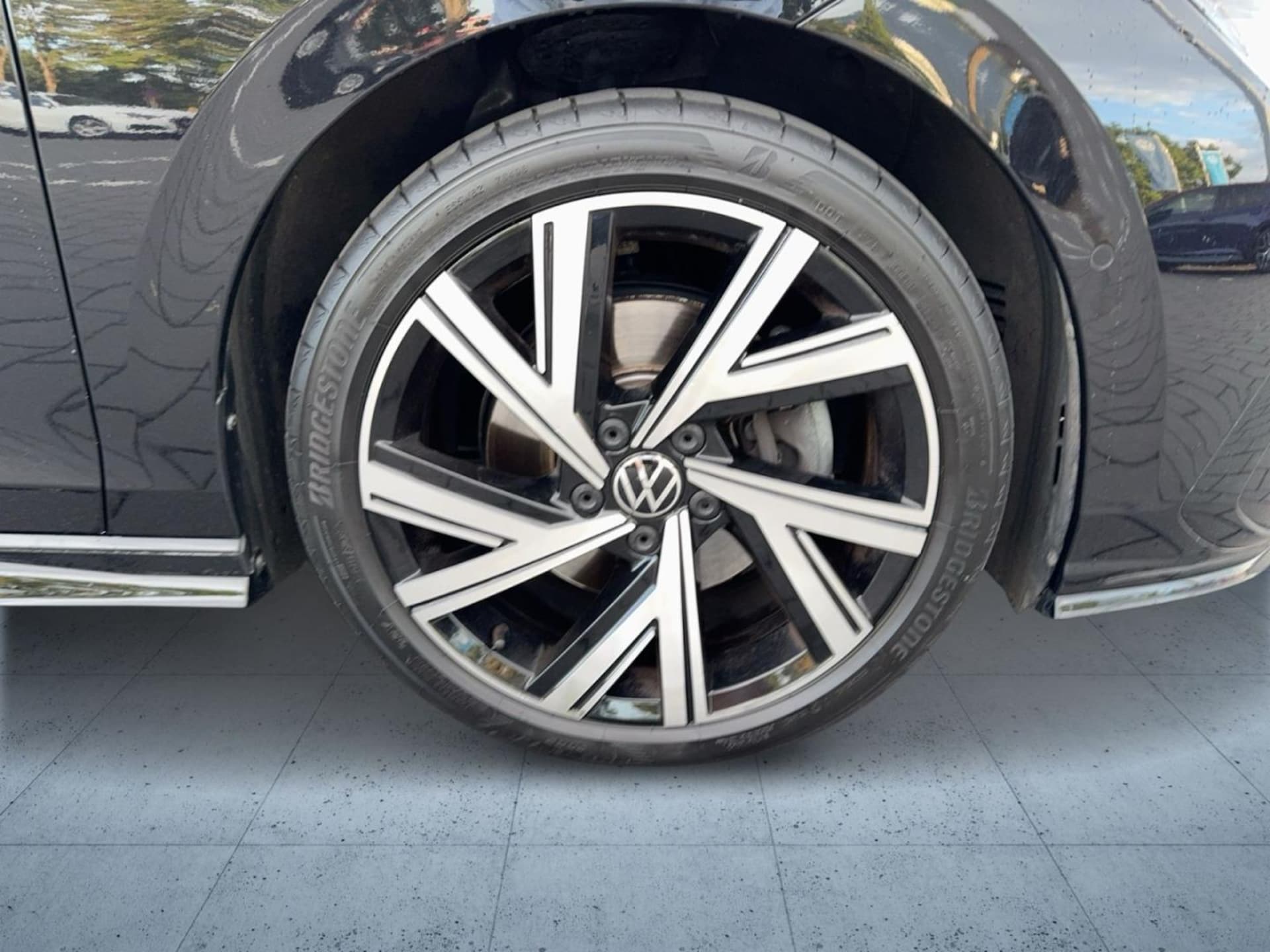 Volkswagen Golf R-Line